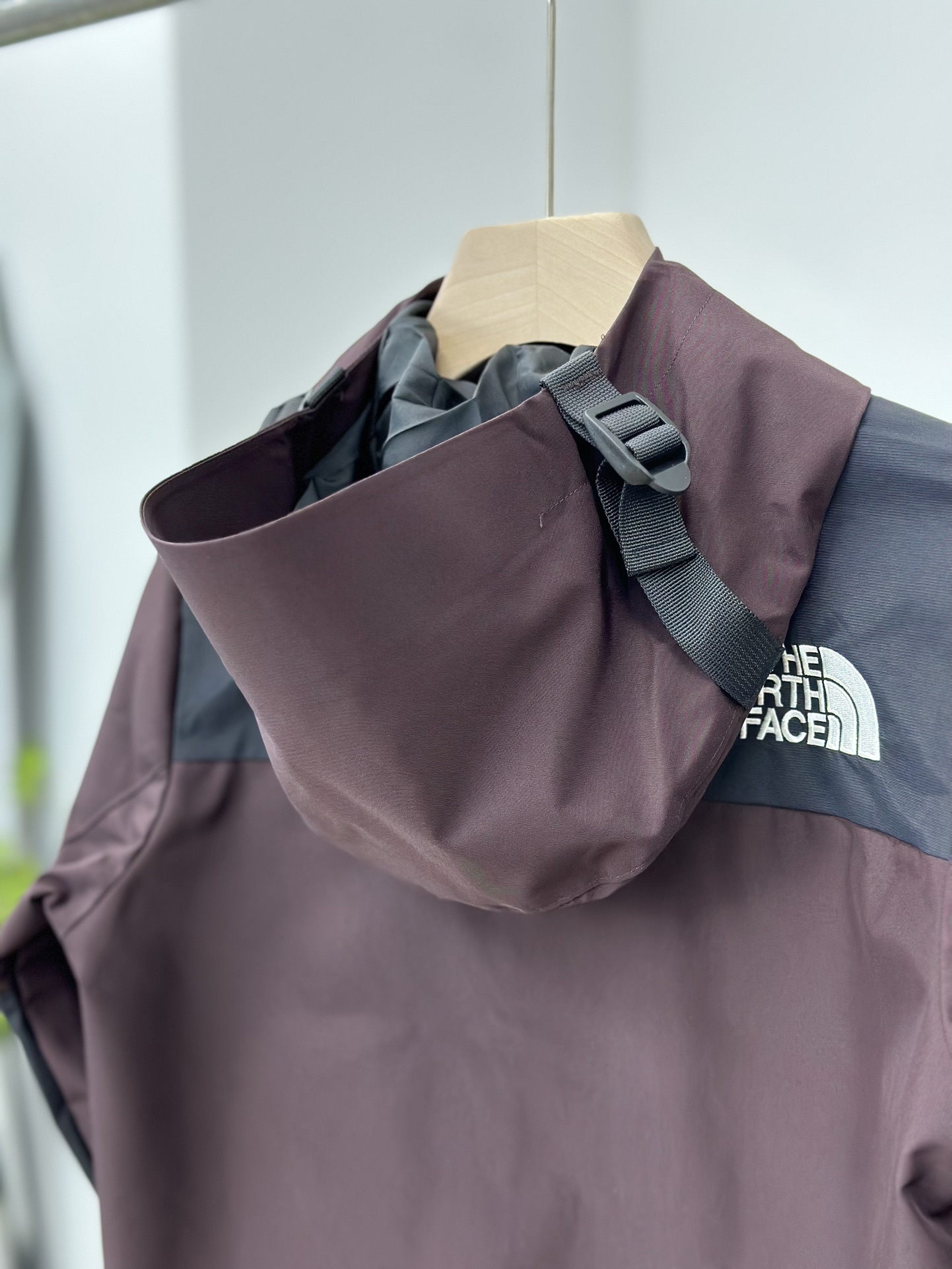 图片[9]-𝐓𝐡𝐞 𝐍𝐨𝐫𝐭𝐡 𝐅𝐚𝐜𝐞 𝟏𝟗𝟗𝟎 -北面儿童冲锋衣 铁锈红-选品中心