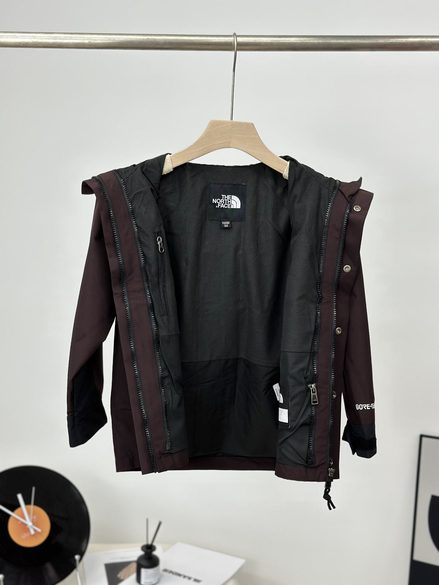 图片[5]-𝐓𝐡𝐞 𝐍𝐨𝐫𝐭𝐡 𝐅𝐚𝐜𝐞 𝟏𝟗𝟗𝟎 -北面儿童冲锋衣 铁锈红-选品中心
