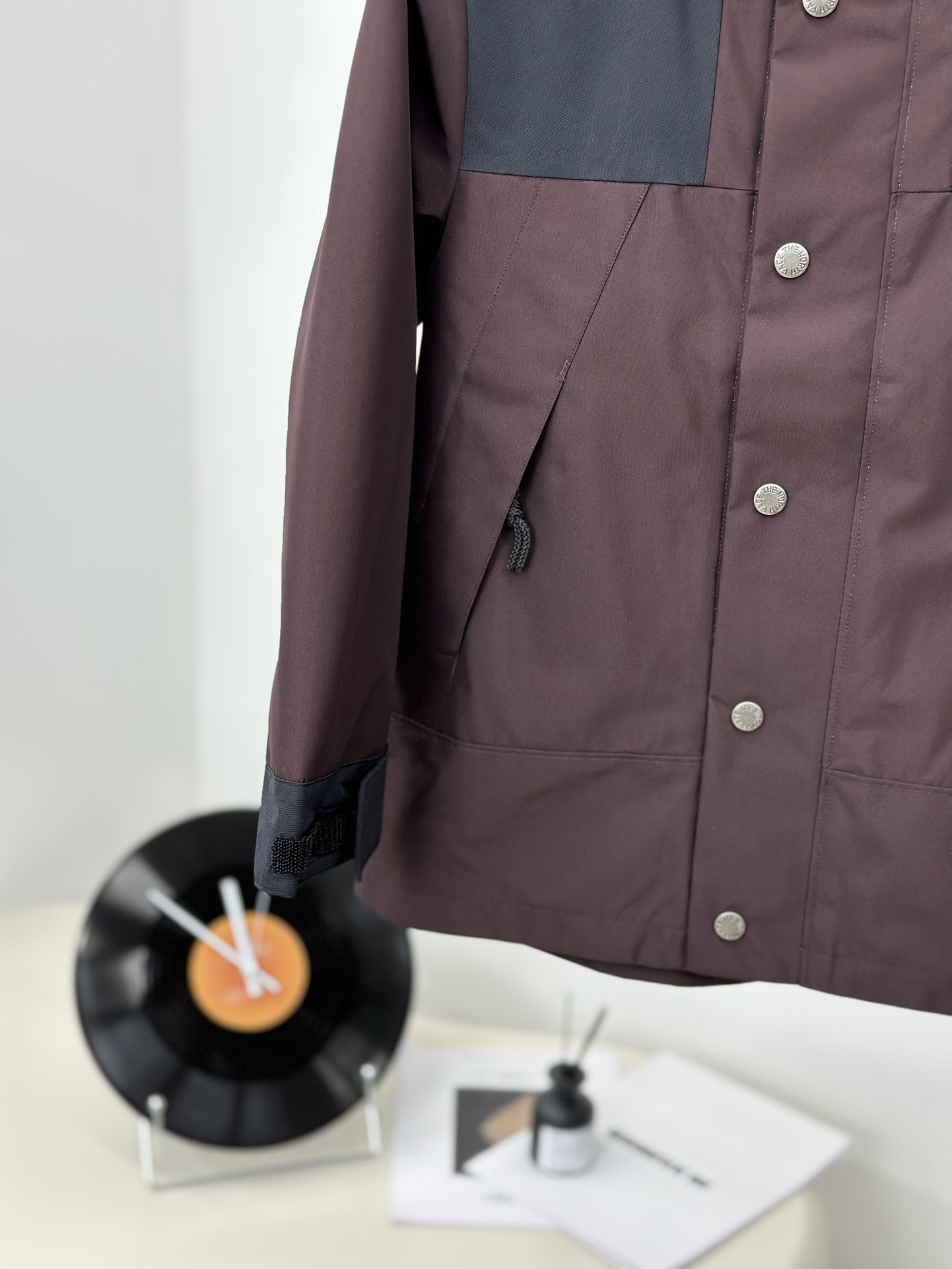 图片[7]-𝐓𝐡𝐞 𝐍𝐨𝐫𝐭𝐡 𝐅𝐚𝐜𝐞 𝟏𝟗𝟗𝟎 -北面儿童冲锋衣 铁锈红-选品中心