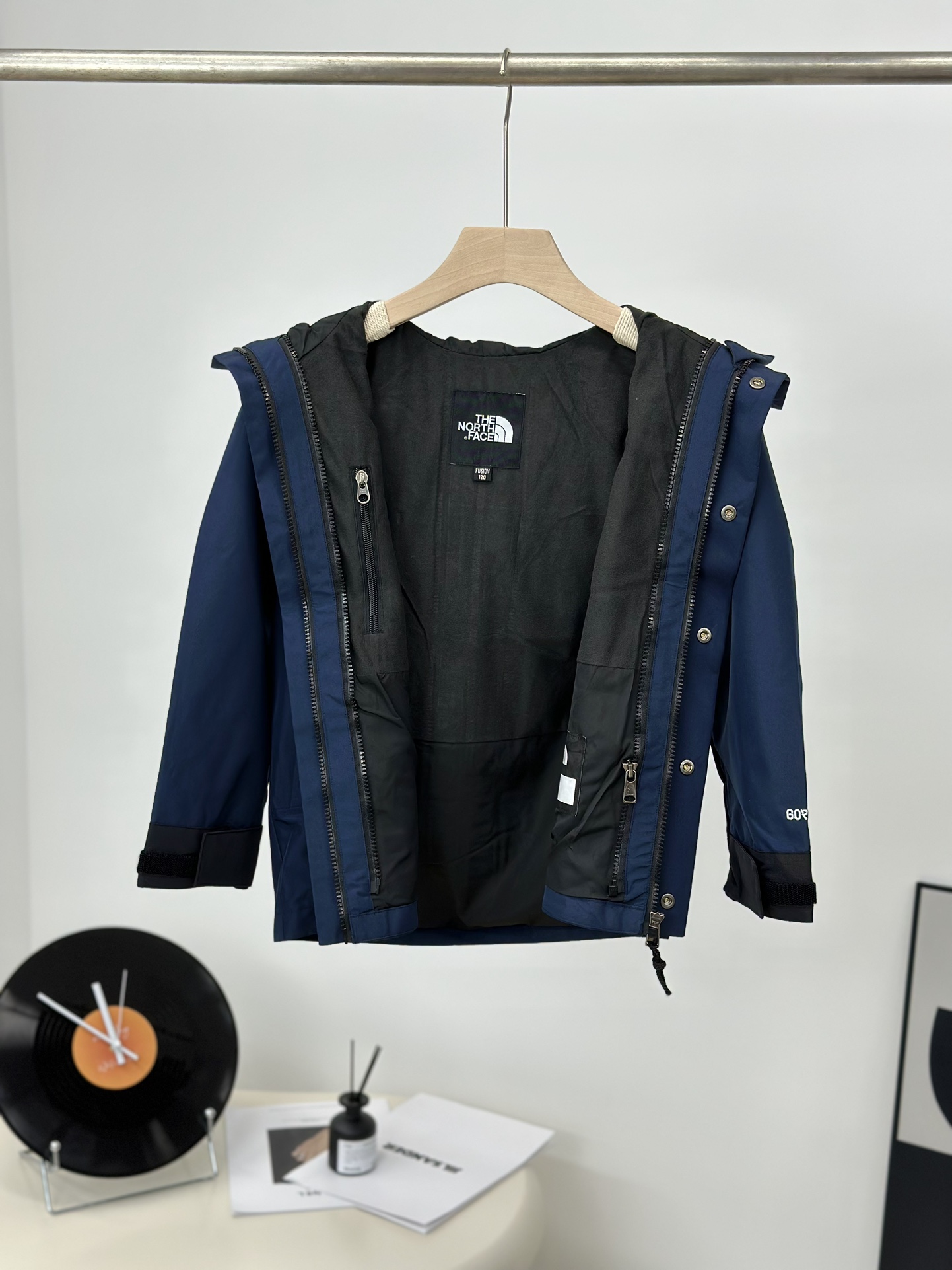 图片[5]-𝐓𝐡𝐞 𝐍𝐨𝐫𝐭𝐡 𝐅𝐚𝐜𝐞 𝟏𝟗𝟗𝟎 -北面儿童冲锋衣 藏青色-选品中心
