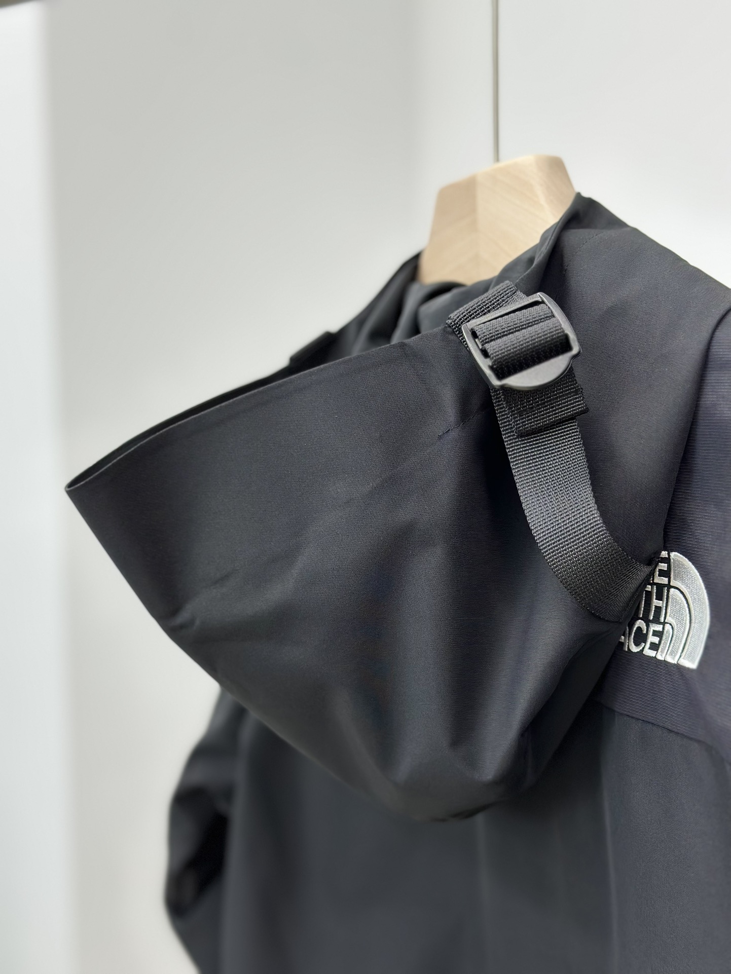 图片[9]-𝐓𝐡𝐞 𝐍𝐨𝐫𝐭𝐡 𝐅𝐚𝐜𝐞 𝟏𝟗𝟗𝟎 -北面儿童冲锋衣 黑色-选品中心