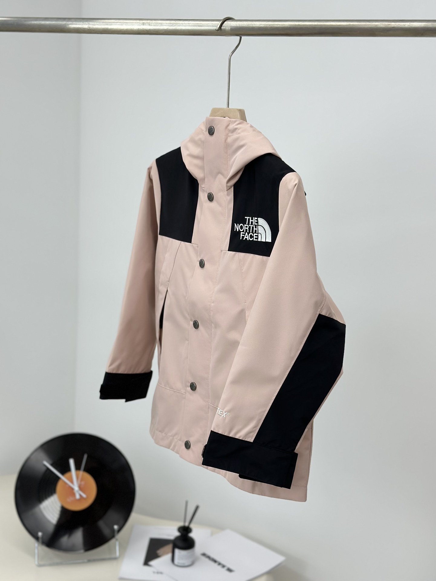 图片[2]-𝐓𝐡𝐞 𝐍𝐨𝐫𝐭𝐡 𝐅𝐚𝐜𝐞 𝟏𝟗𝟗𝟎 -北面儿童冲锋衣 少女粉-选品中心