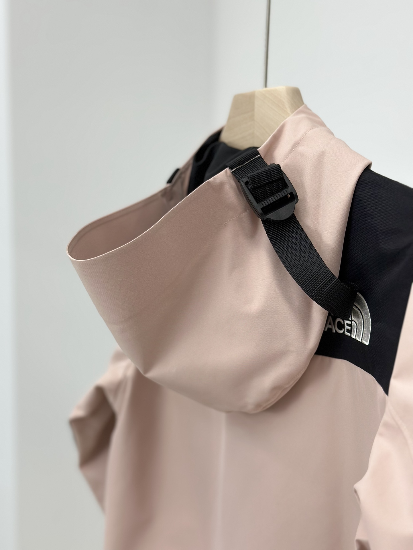 图片[9]-𝐓𝐡𝐞 𝐍𝐨𝐫𝐭𝐡 𝐅𝐚𝐜𝐞 𝟏𝟗𝟗𝟎 -北面儿童冲锋衣 少女粉-选品中心