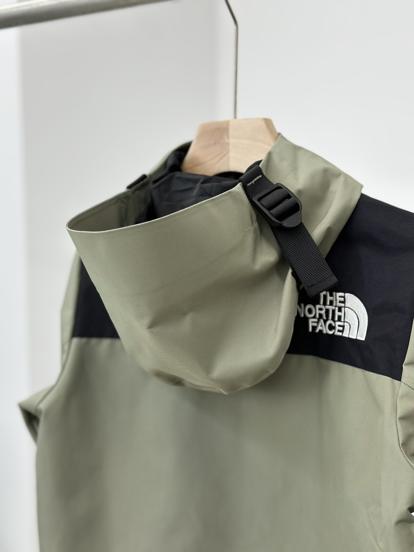图片[9]-𝐓𝐡𝐞 𝐍𝐨𝐫𝐭𝐡 𝐅𝐚𝐜𝐞 𝟏𝟗𝟗𝟎 -北面儿童冲锋衣 抹茶绿-选品中心