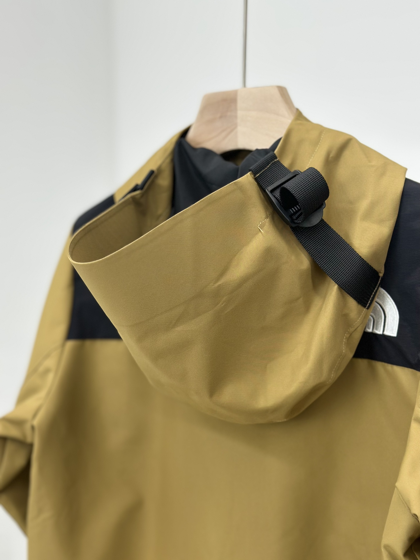 图片[9]-𝐓𝐡𝐞 𝐍𝐨𝐫𝐭𝐡 𝐅𝐚𝐜𝐞 𝟏𝟗𝟗𝟎 -北面儿童冲锋衣 土黄色-选品中心