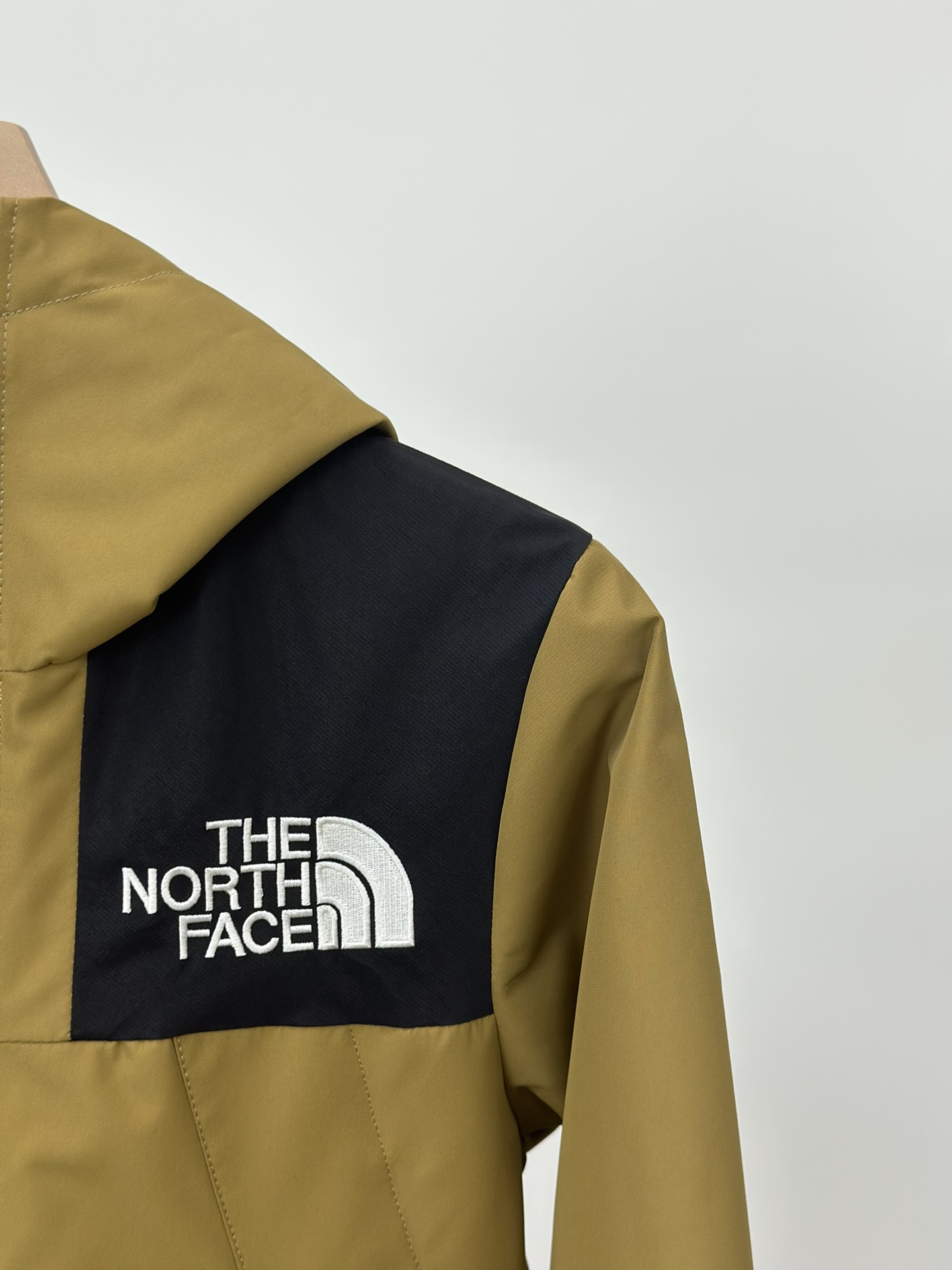 图片[7]-𝐓𝐡𝐞 𝐍𝐨𝐫𝐭𝐡 𝐅𝐚𝐜𝐞 𝟏𝟗𝟗𝟎 -北面儿童冲锋衣 土黄色-选品中心