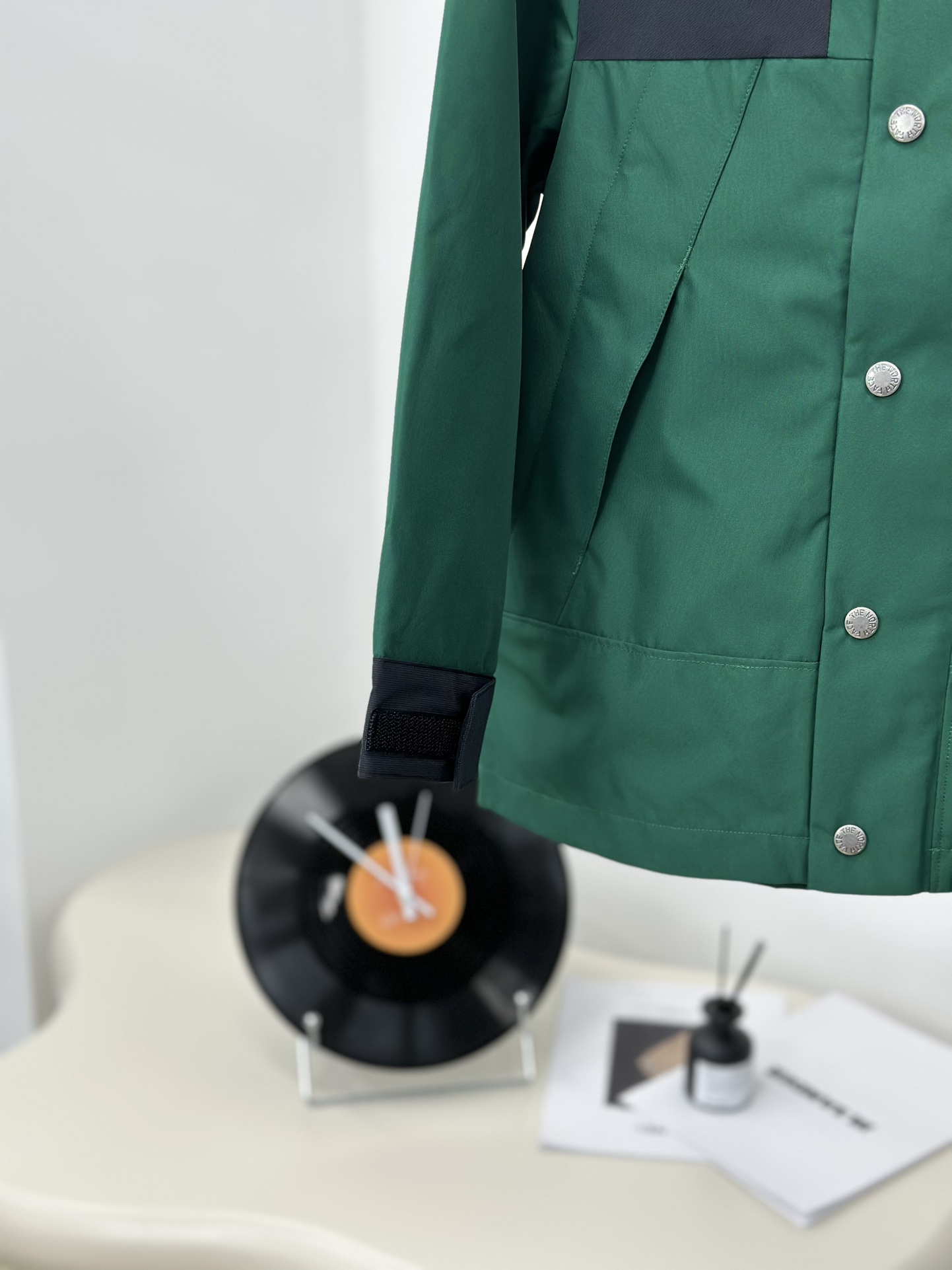 图片[6]-𝐓𝐡𝐞 𝐍𝐨𝐫𝐭𝐡 𝐅𝐚𝐜𝐞 𝟏𝟗𝟗𝟎 -北面儿童冲锋衣 翠绿色-选品中心