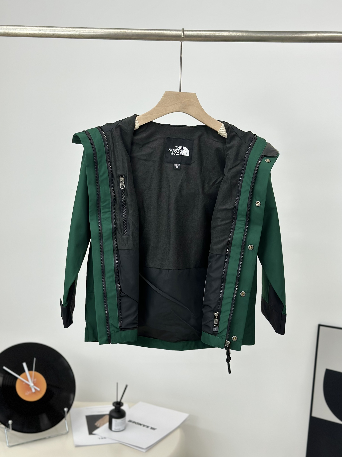 图片[5]-𝐓𝐡𝐞 𝐍𝐨𝐫𝐭𝐡 𝐅𝐚𝐜𝐞 𝟏𝟗𝟗𝟎 -北面儿童冲锋衣 翠绿色-选品中心