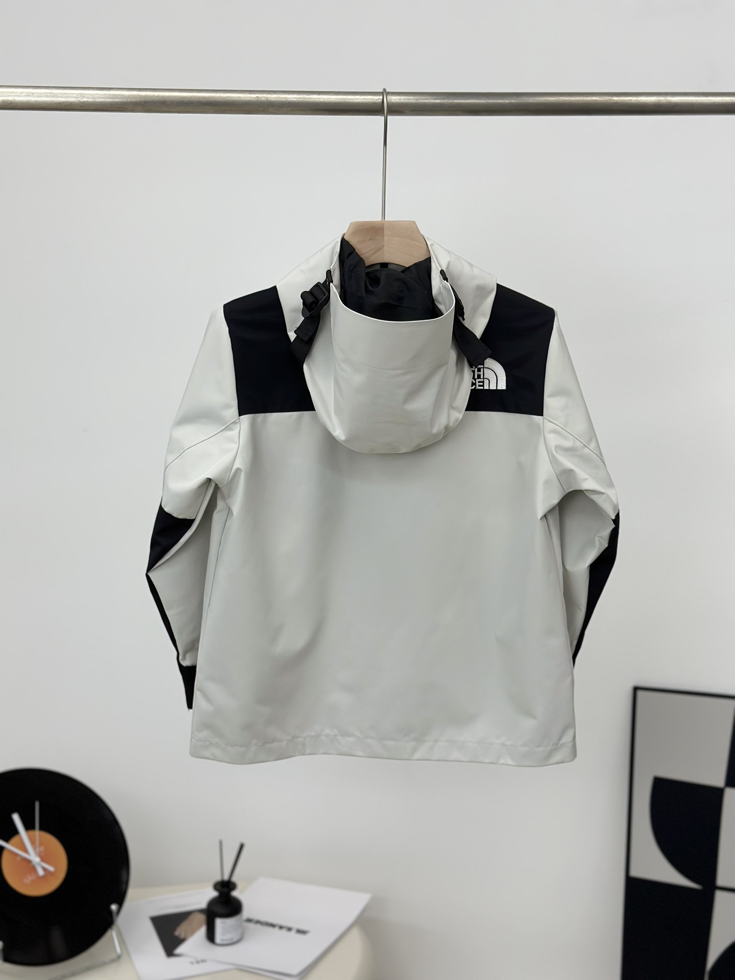 图片[3]-𝐓𝐡𝐞 𝐍𝐨𝐫𝐭𝐡 𝐅𝐚𝐜𝐞 𝟏𝟗𝟗𝟎 -北面儿童冲锋衣 锡灰白-选品中心