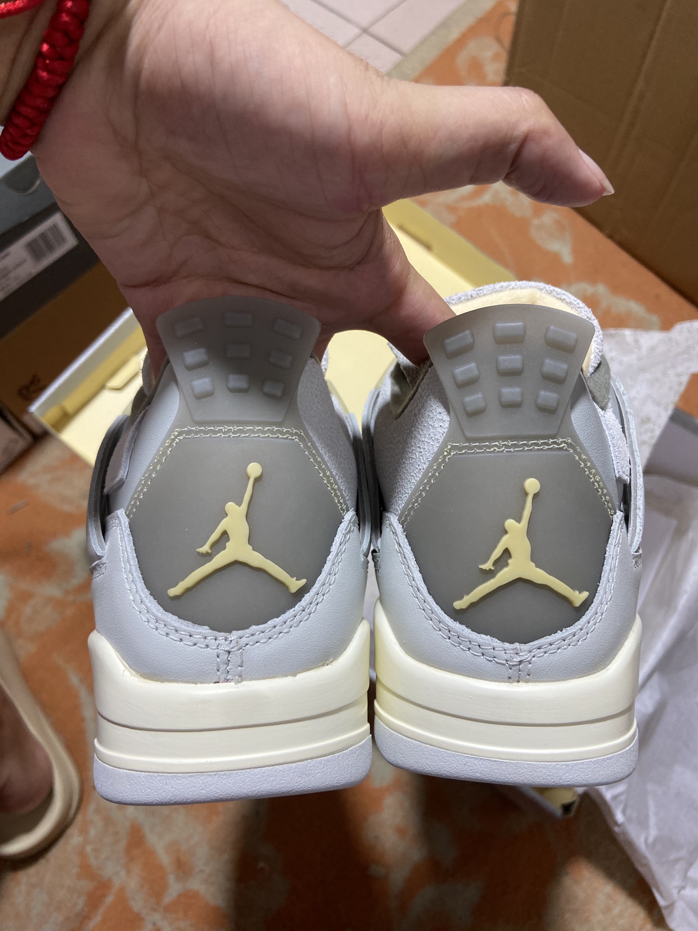 女码AJ4灰兔子鞋码40-47.5总