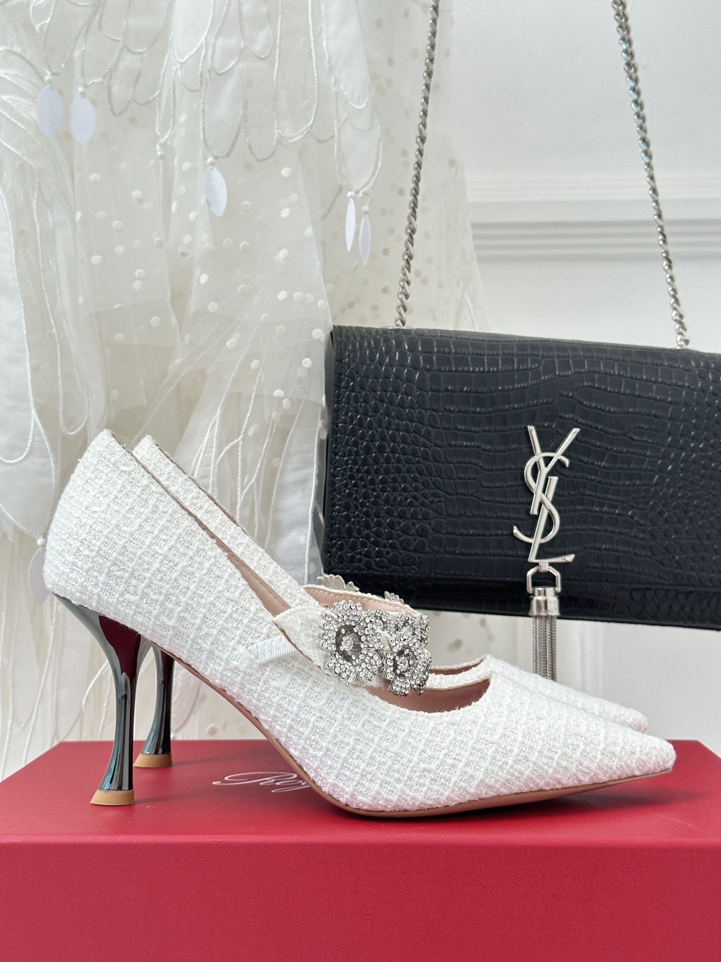 Roger Vivier Chaussures Escarpins À Talons Hauts Cuir de vache Peau mouton Soie