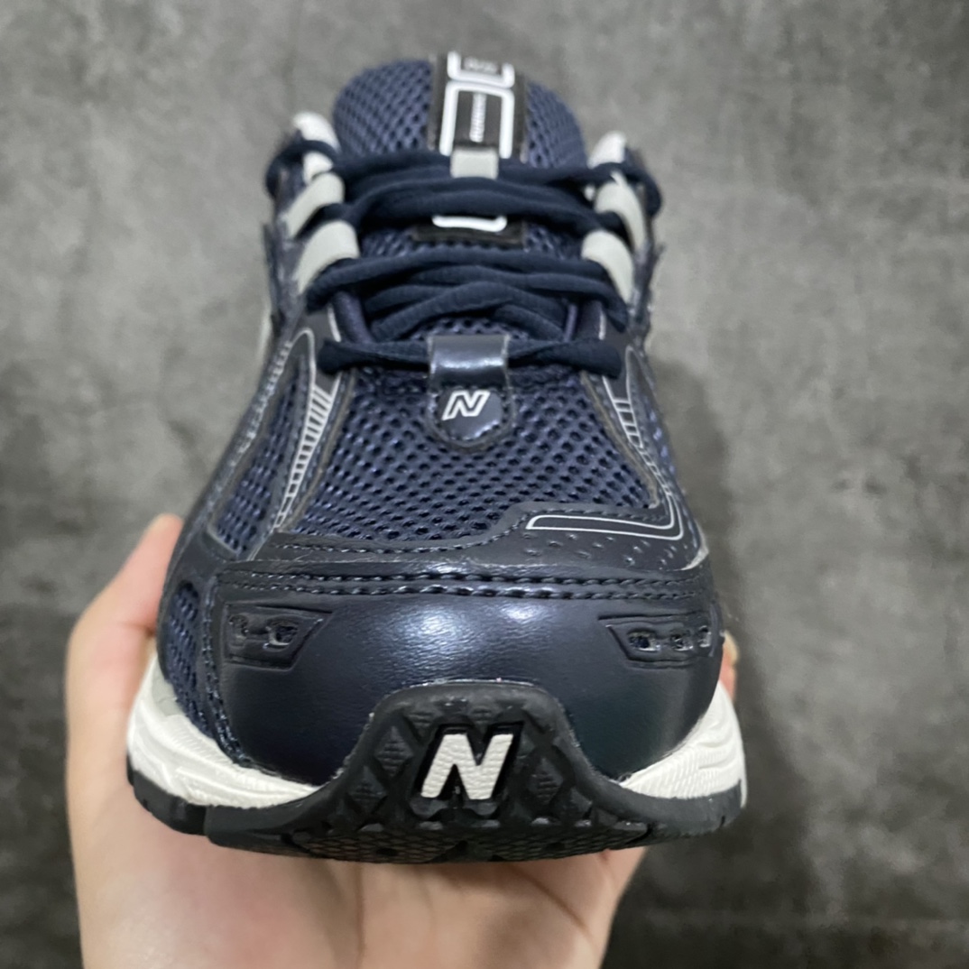 图片[6]-【M版纯原】新百伦NB New Balance M1906RCA 藏青全套原楦原纸板原厂数据开发 进口三明治网面 原装进口皮料正确绒感卡色 正确中底拉帮中底网布细节 原厂标裁 带紫光防伪 定制后跟透明水晶模块 冲裁组合 大底贴合程度胶水上色把控完美 整洁度挑战全网艺术家 多道序QC把关品质完善 匠心打造 耗时两个月开发完成 工艺极其复杂难度可想而知 新开独立私模大底 全网唯一正确六层组合大底 高端零售专供产物Size：36 37 37.5 38 38.5 39 40 40.5 41 42 42.5 43 44 45.5 46.5 47-莆田鞋批发中心