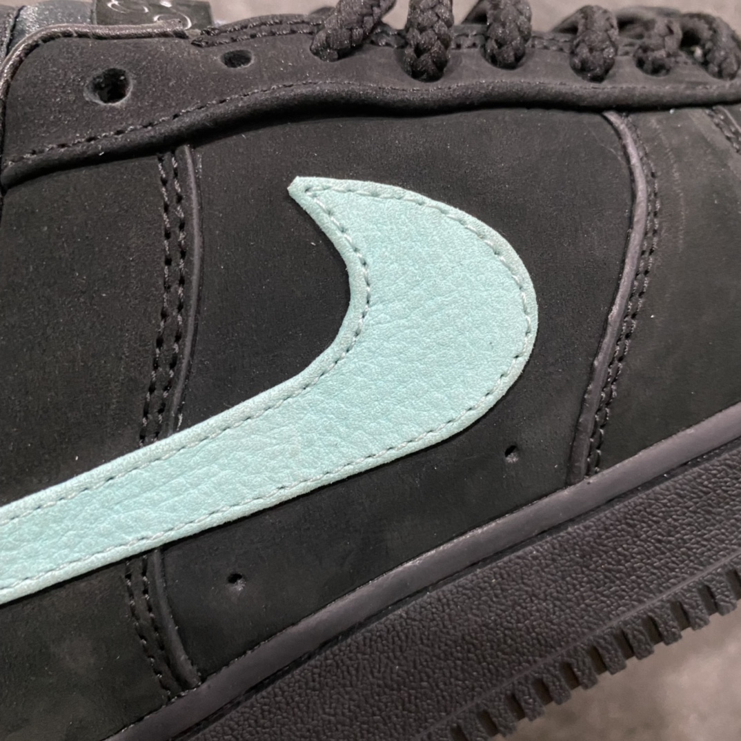 图片[8]-【外贸版】 Tiffany & CO x Nk Air Force 1 Low \”1837\” 蒂芙尼联名 空军一号低帮板鞋 DZ1382-001n后跟925真银💯n给你感受真真的原鞋即视感nSZ原纸板 原数据打造完美鞋型n原厂皮料 同步zp 注意裁边处有油边封边 区别市场nzp一致勾子细节 完美还原所有细节 欢迎对比 尺码：36-47.5-莆田鞋批发中心