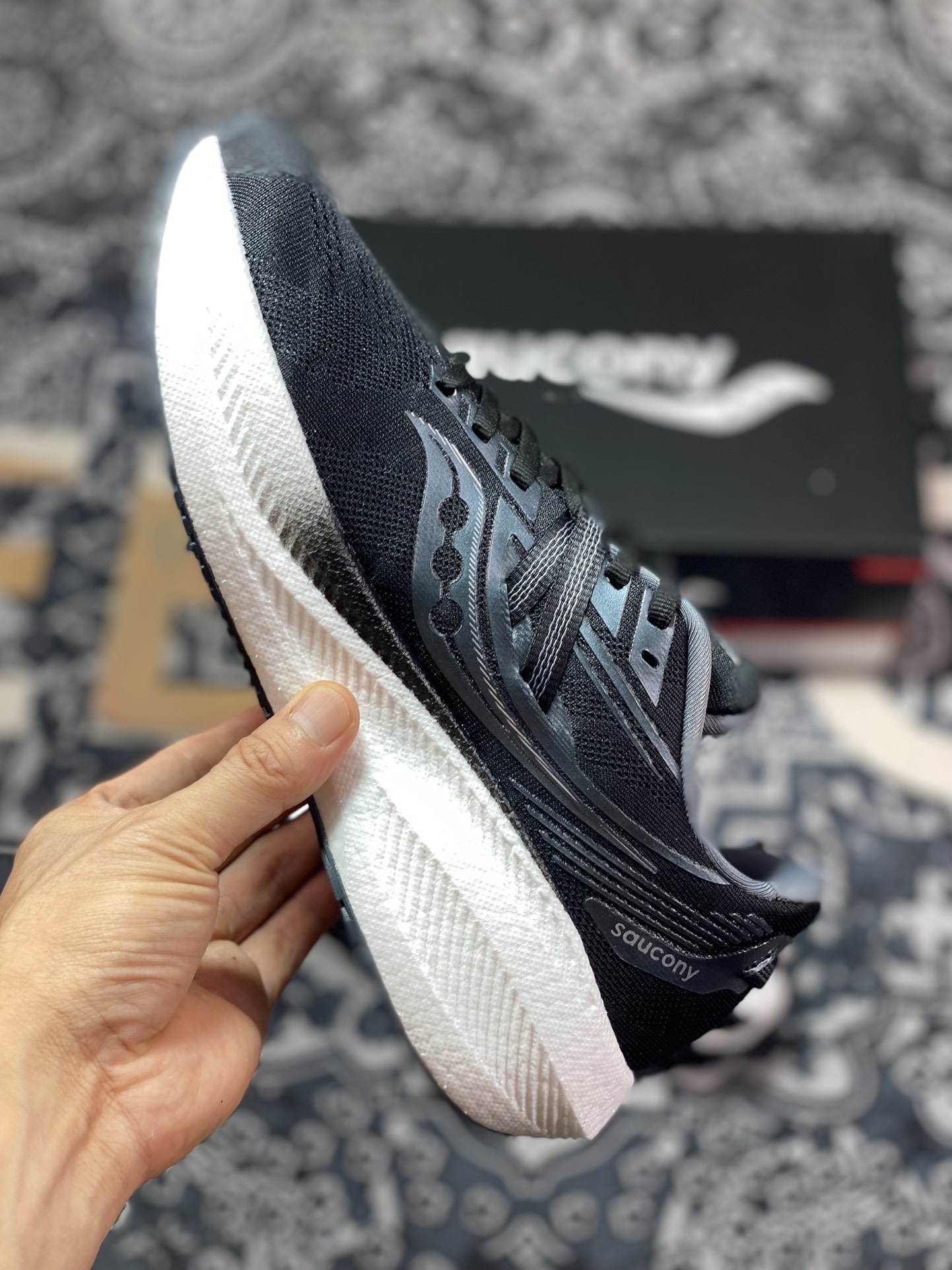 240 Saucony Triumph 20 索康尼胜利 S20759-10