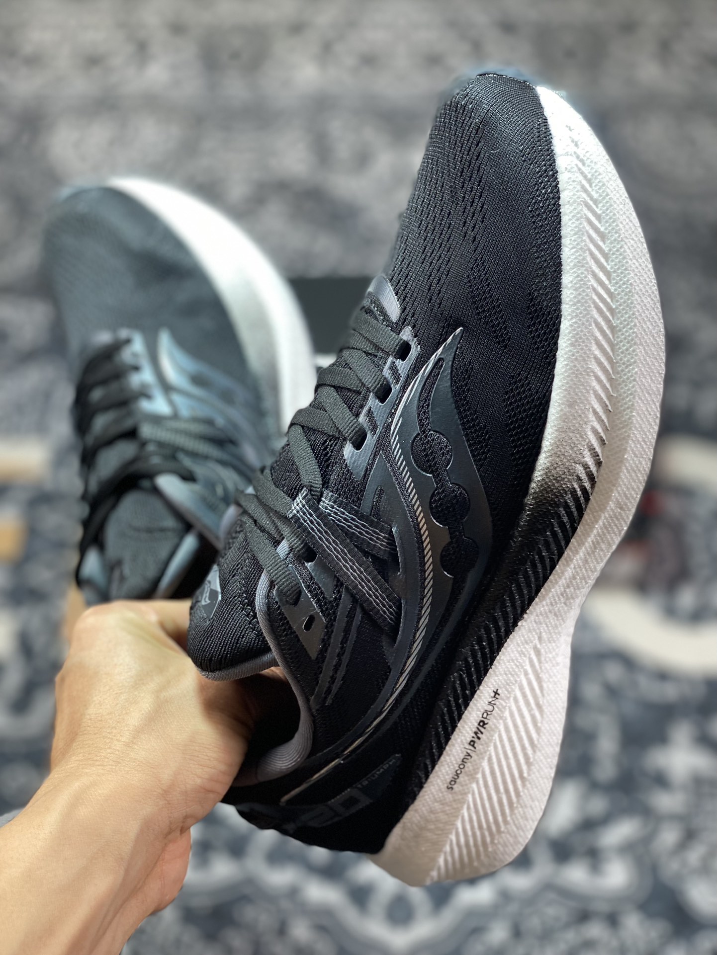 240 Saucony Triumph 20 索康尼胜利 S20759-10