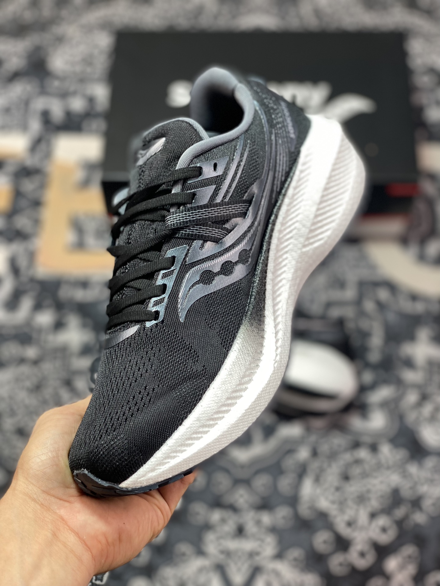 240 Saucony Triumph 20 索康尼胜利 S20759-10