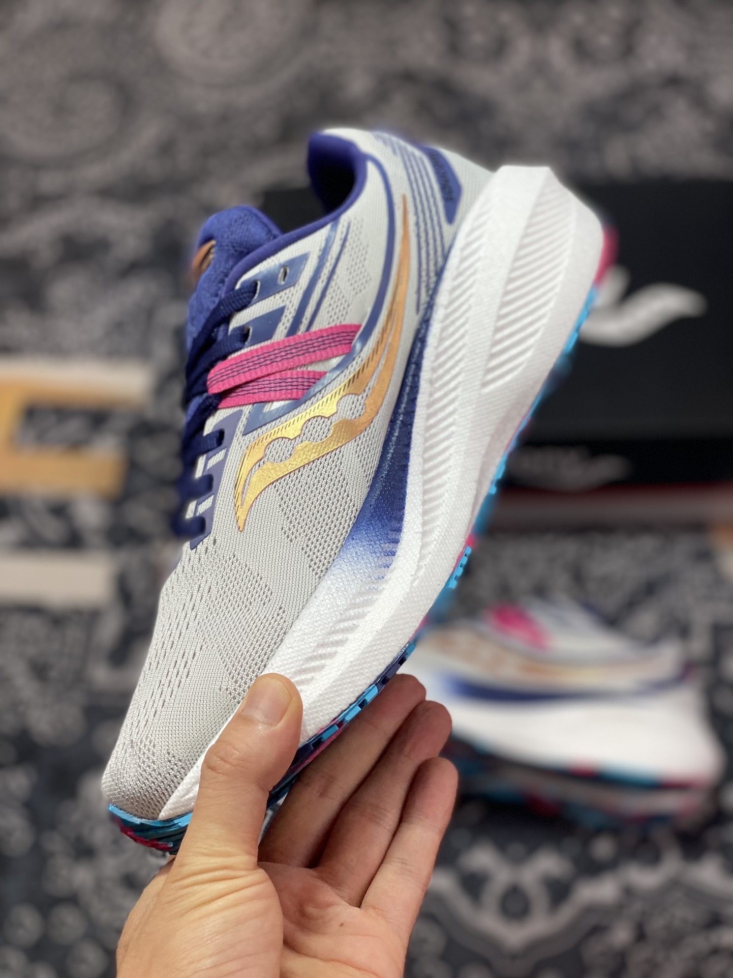 240 Saucony Triumph 20 索康尼胜利 S20759-40