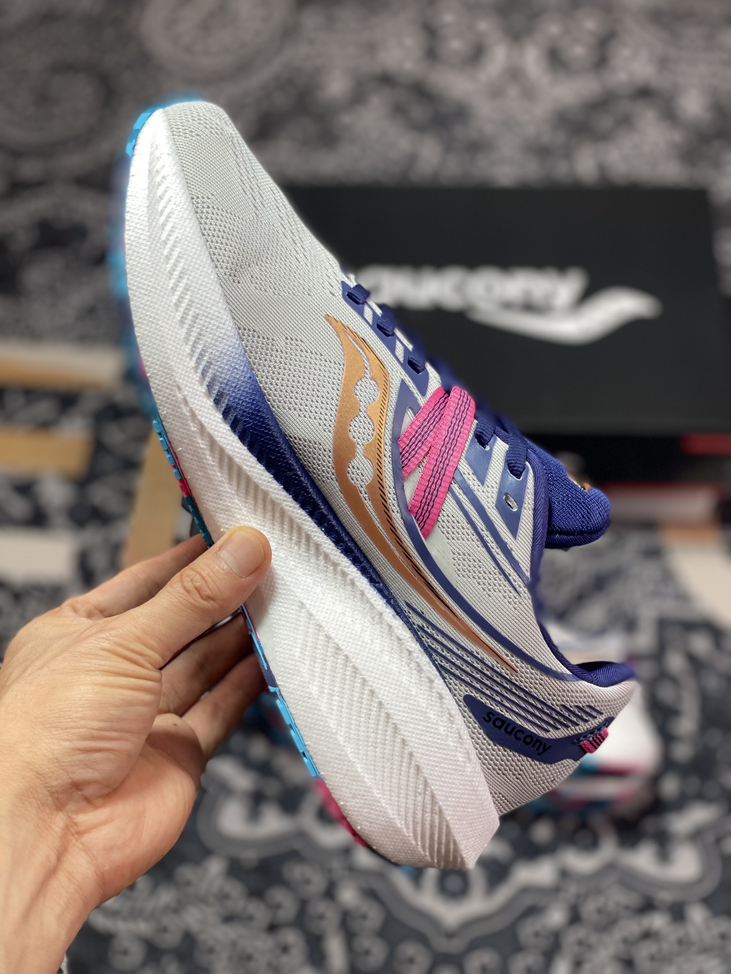 240 Saucony Triumph 20 索康尼胜利 S20759-40