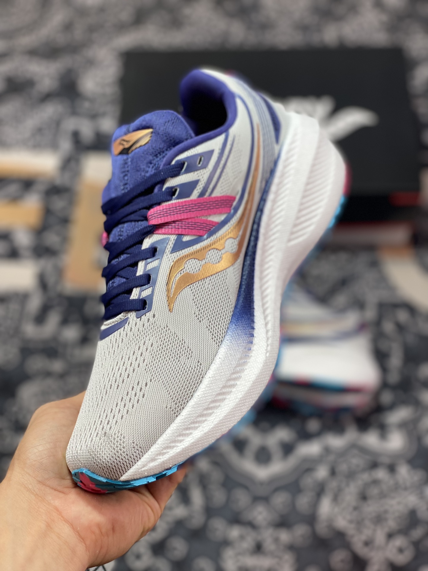 240 Saucony Triumph 20 索康尼胜利 S20759-40