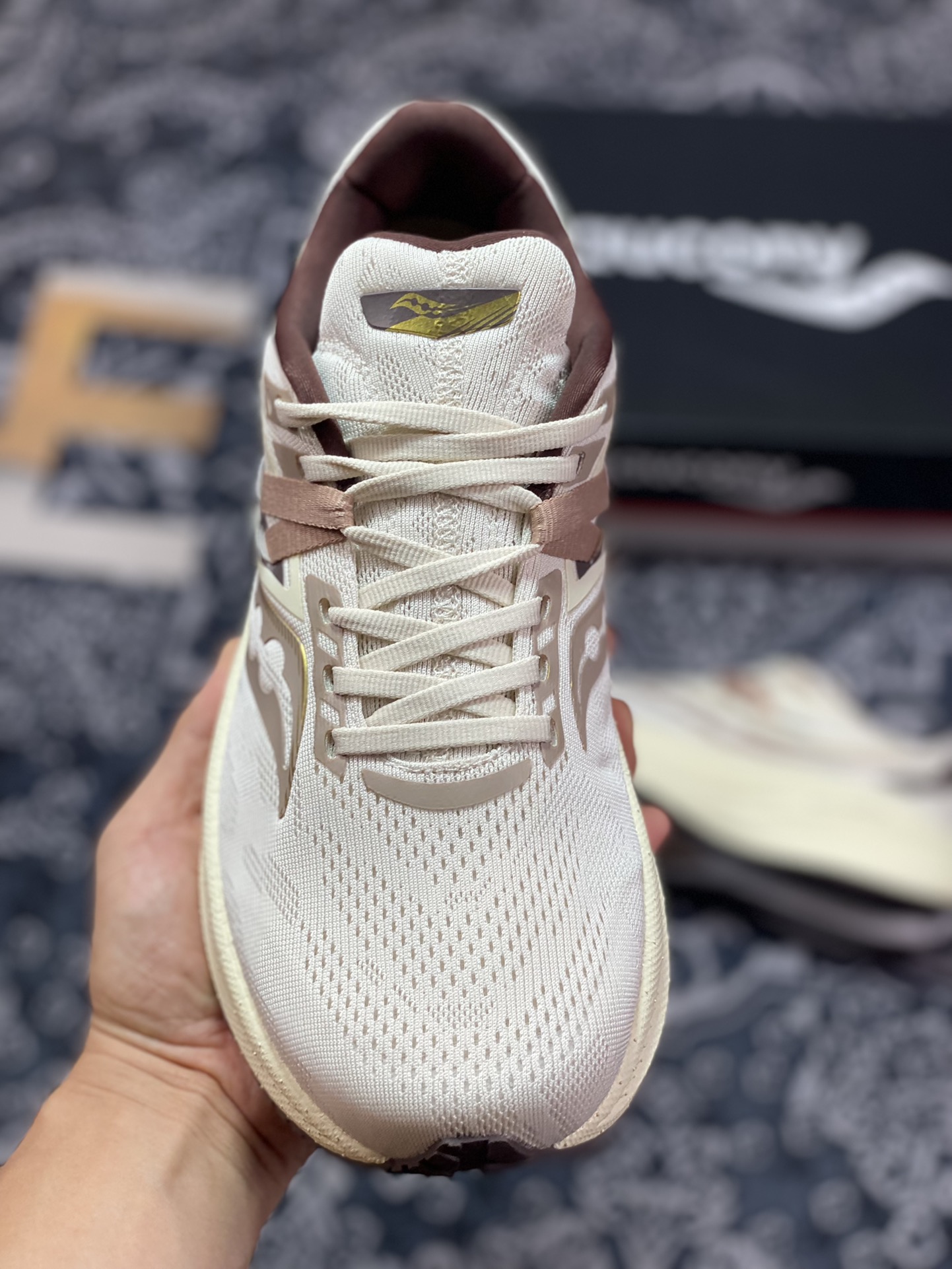 240 Saucony Triumph 20 索康尼胜利 S20759-203