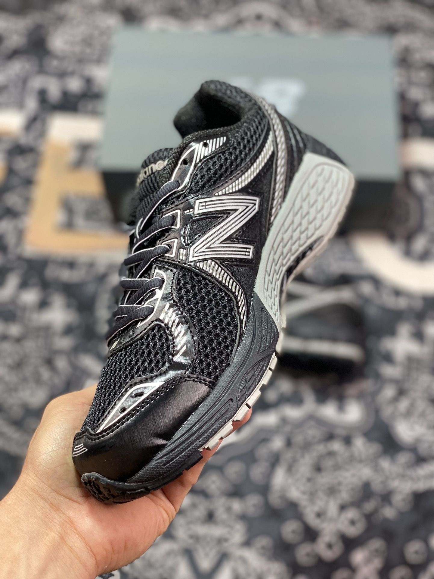 220 NB新百伦New Balance ML860V2系列低帮经典慢跑鞋“黑银灰”ML860XC