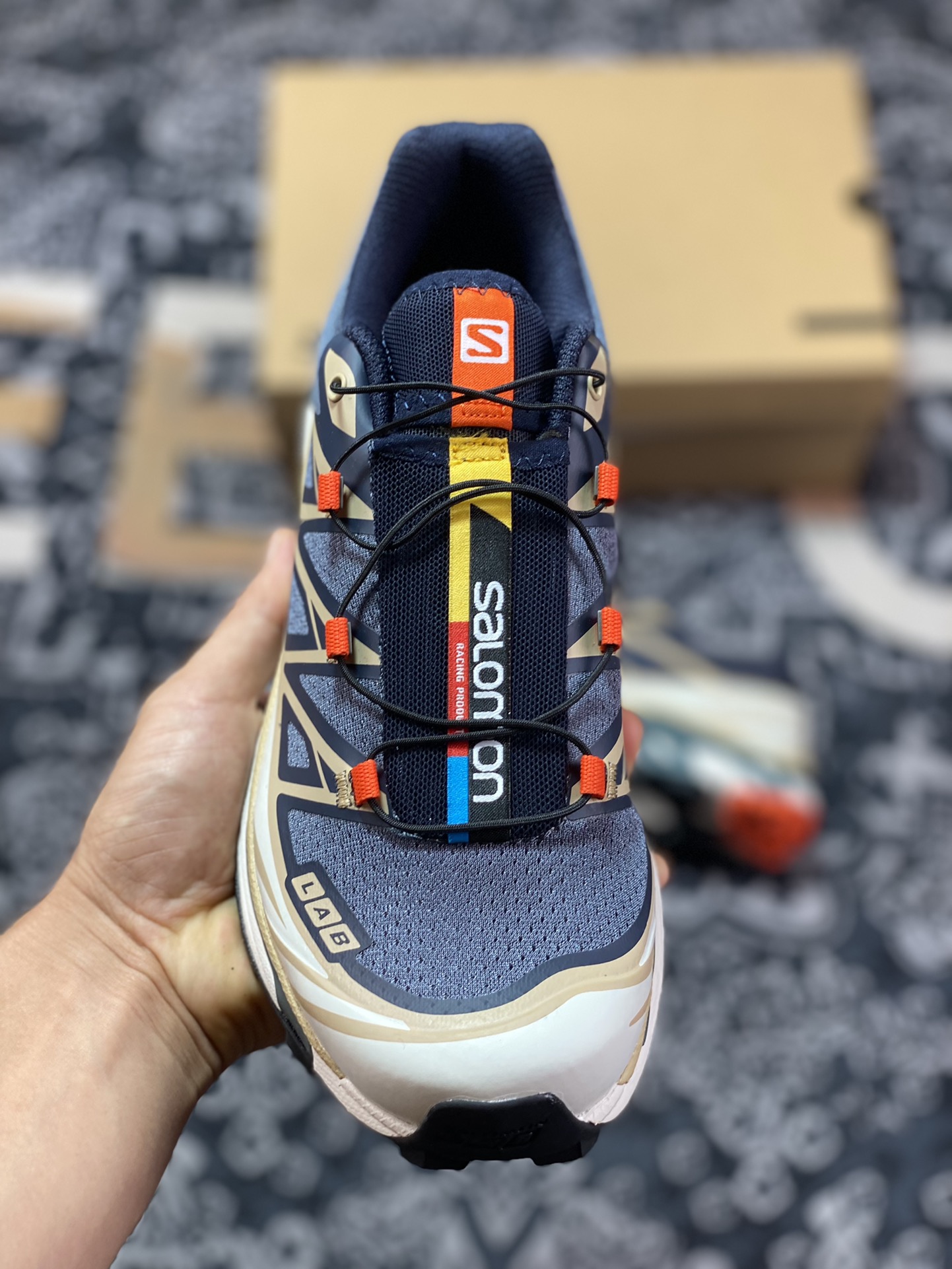 320 萨洛蒙/Salomon XT-6”India Ink Safari“天际系列低帮运动鞋“油墨蓝米黄橙”414552