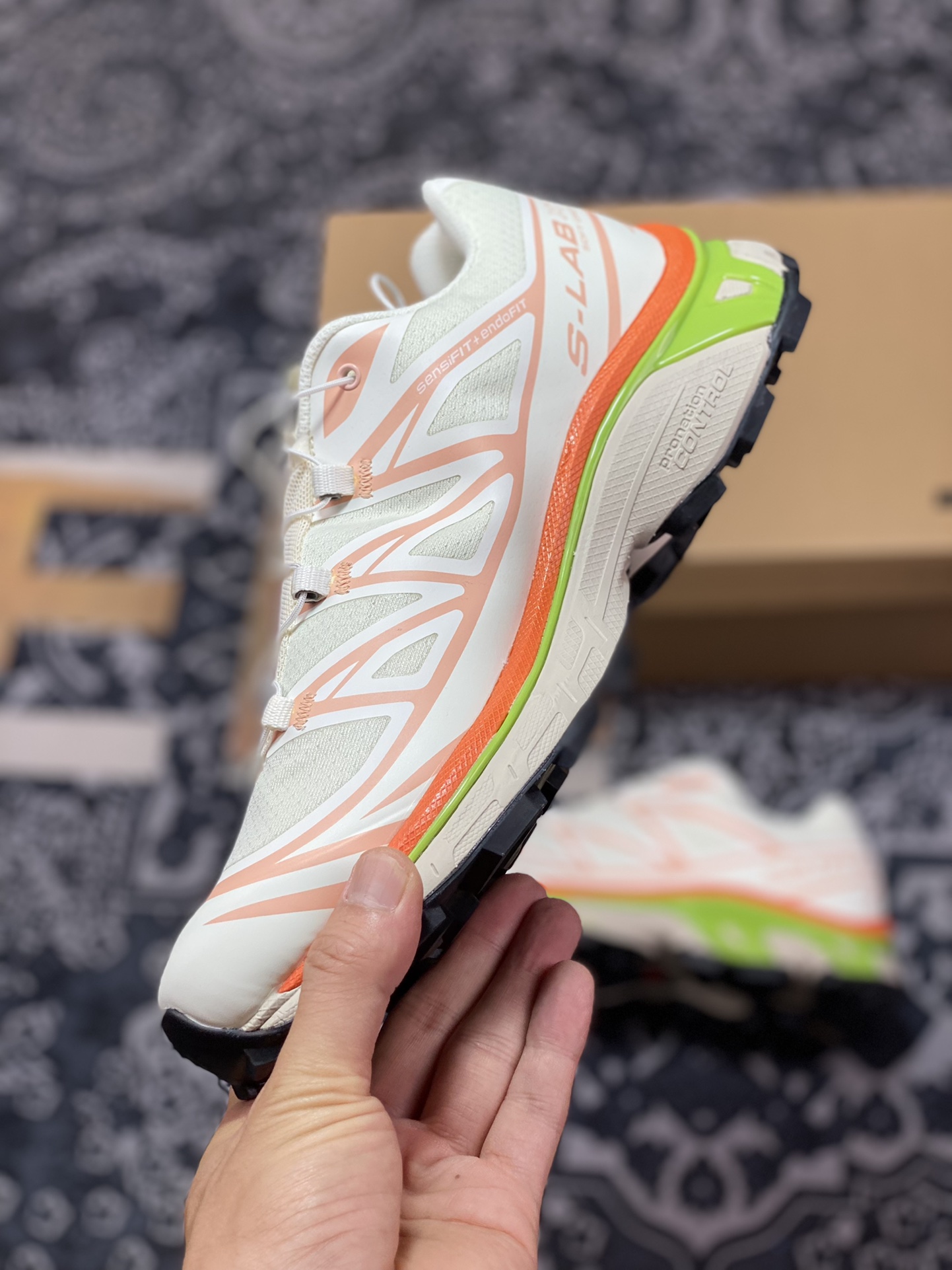 320 萨洛蒙/Salomon XT-6”Vanilla Ice/Rose“天际系列低帮运动鞋“香草米白橙绿”471478