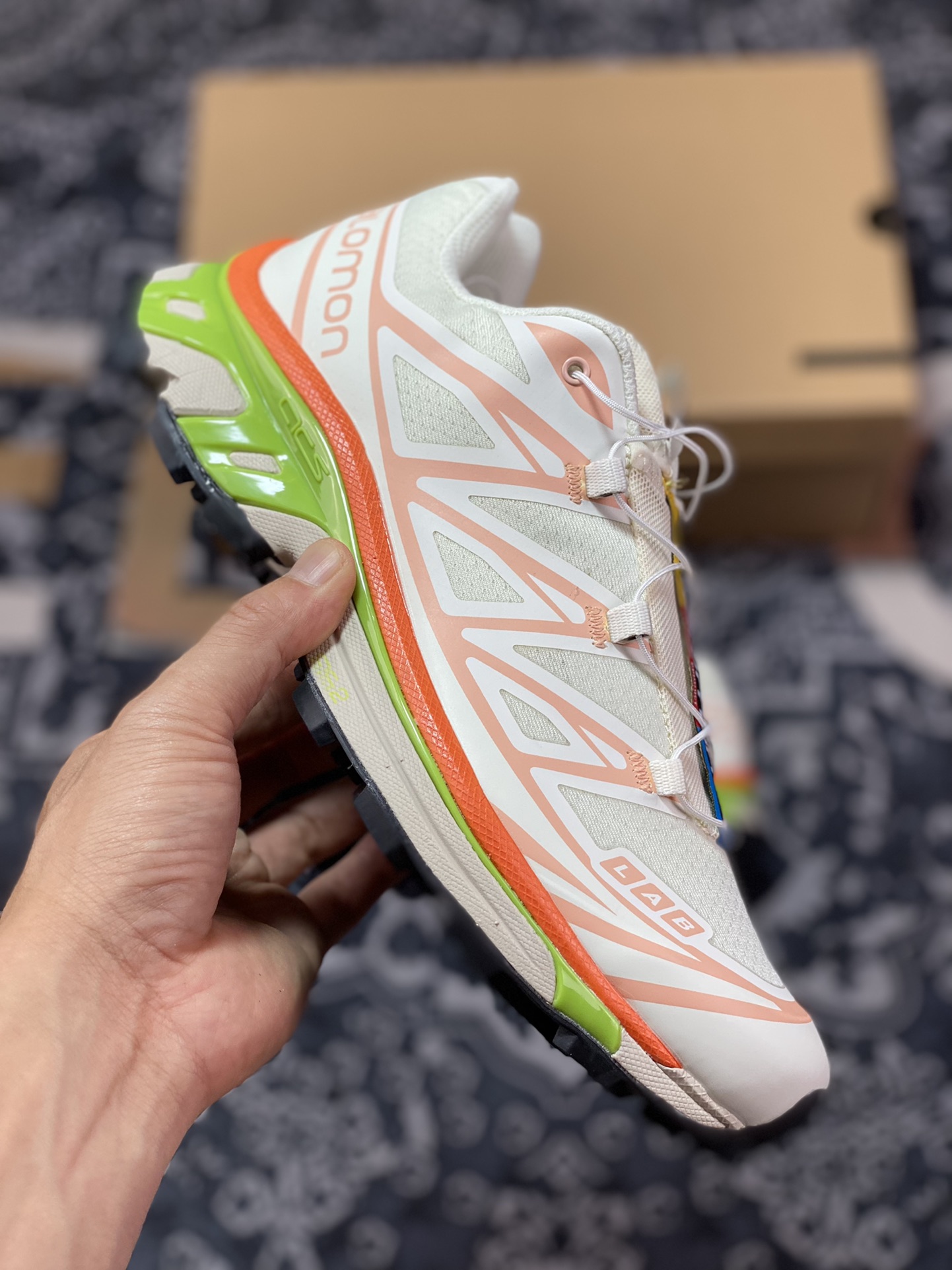 320 萨洛蒙/Salomon XT-6”Vanilla Ice/Rose“天际系列低帮运动鞋“香草米白橙绿”471478