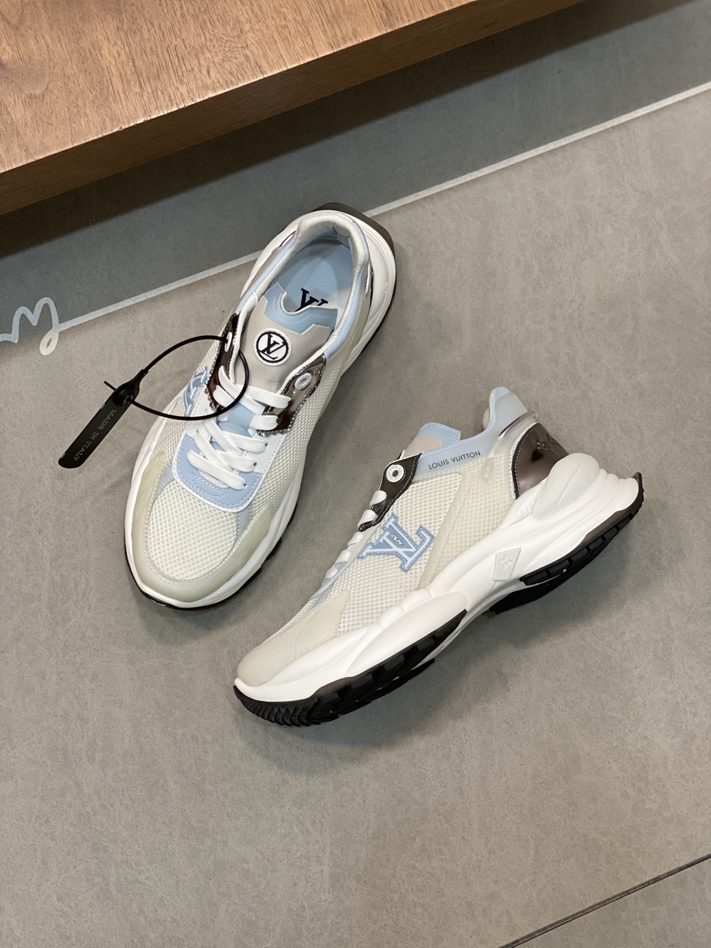 Louis Vuitton Men's Run Away Pulse Sneaker in White Leather and Canvas 6 i1689825970 6973 4