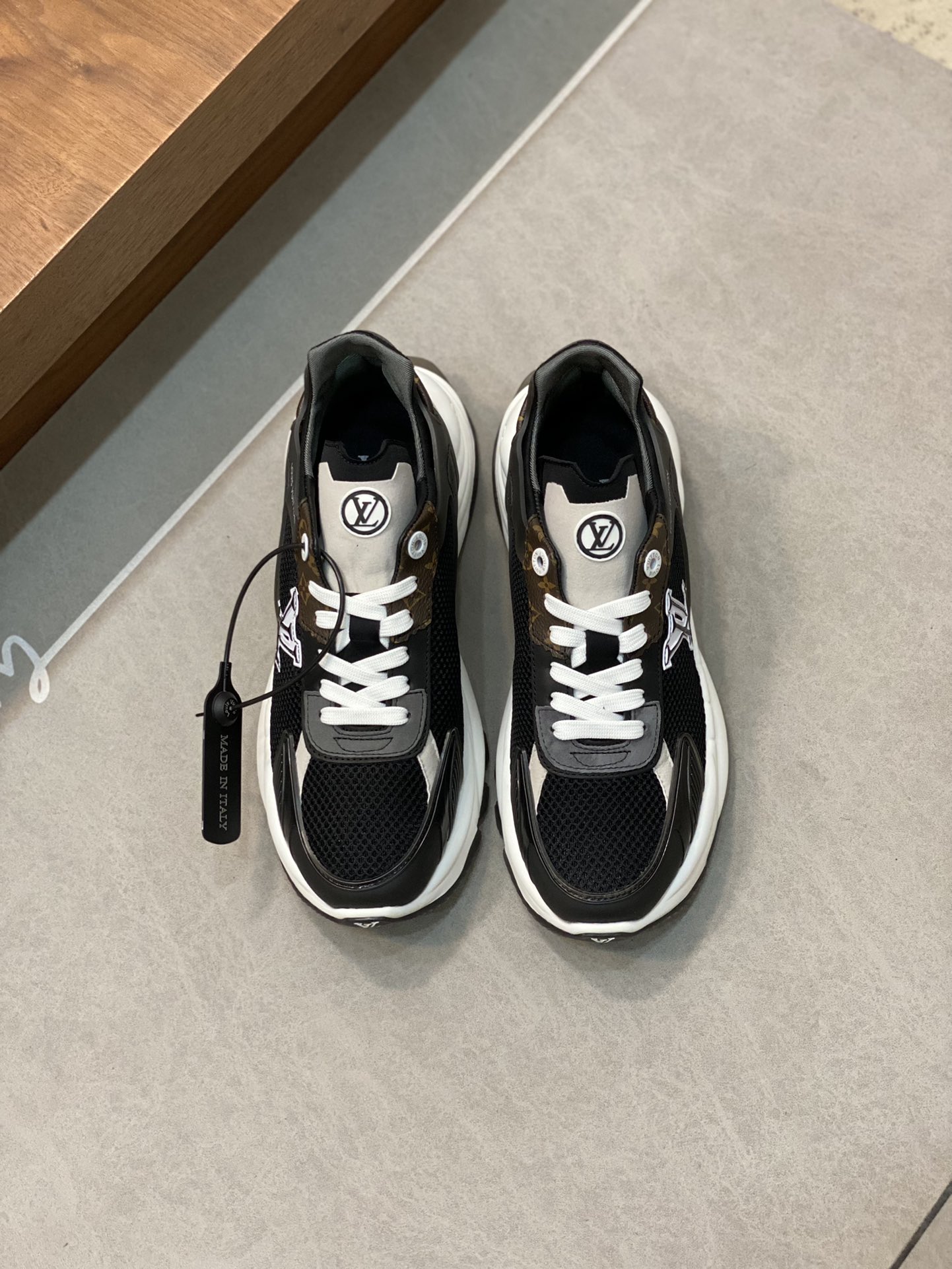 Louis Vuitton High-End Quality Black Leather and Canvas Men's Sneakers 1 Louis Vuitton High-End Quality Black Leather and Canvas Men's Sneakers