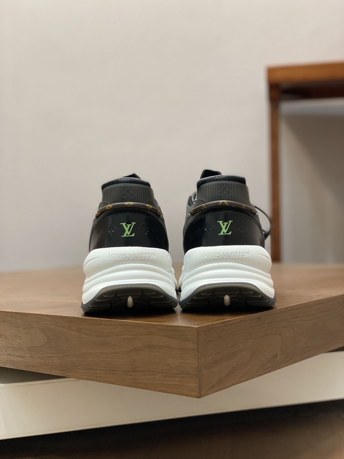 Louis Vuitton High-End Quality Black Leather and Canvas Men's Sneakers 9 i1689826026 8736 7