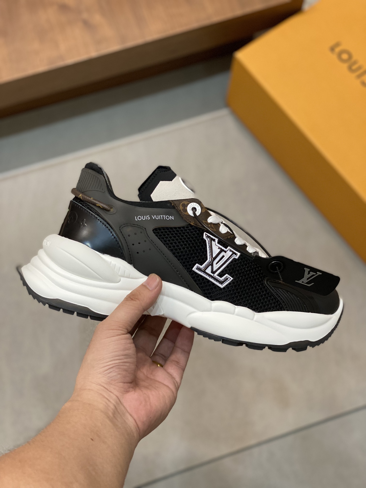 Louis Vuitton High-End Quality Black Leather and Canvas Men's Sneakers 5 i1689826026 9280 3