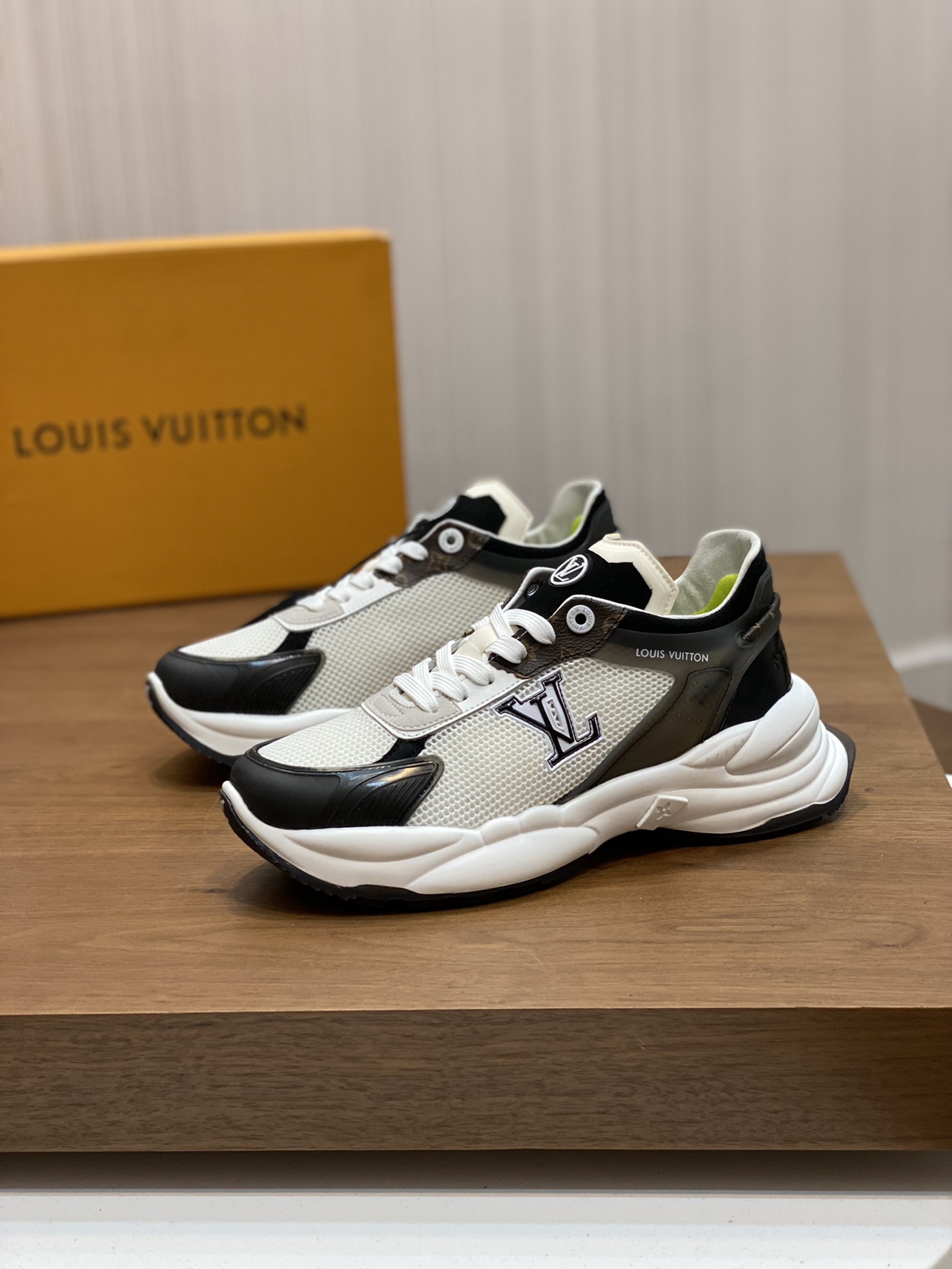 Louis Vuitton Men's White Leather and Canvas Runner Sneakers Size 39-44 4 i1689826068 1396 2