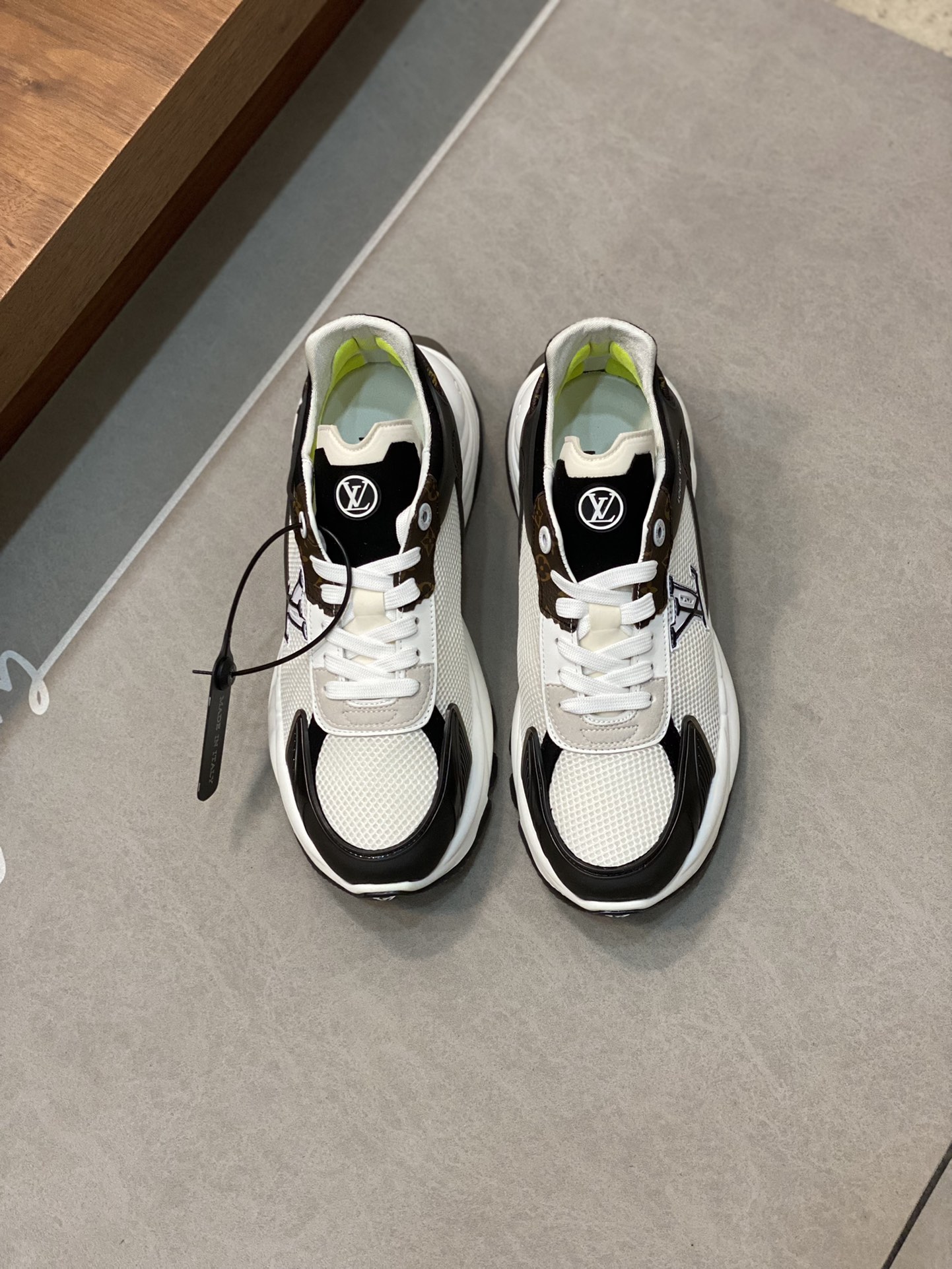 Louis Vuitton Men's White Leather and Canvas Runner Sneakers Size 39-44 2 i1689826068 2671 0