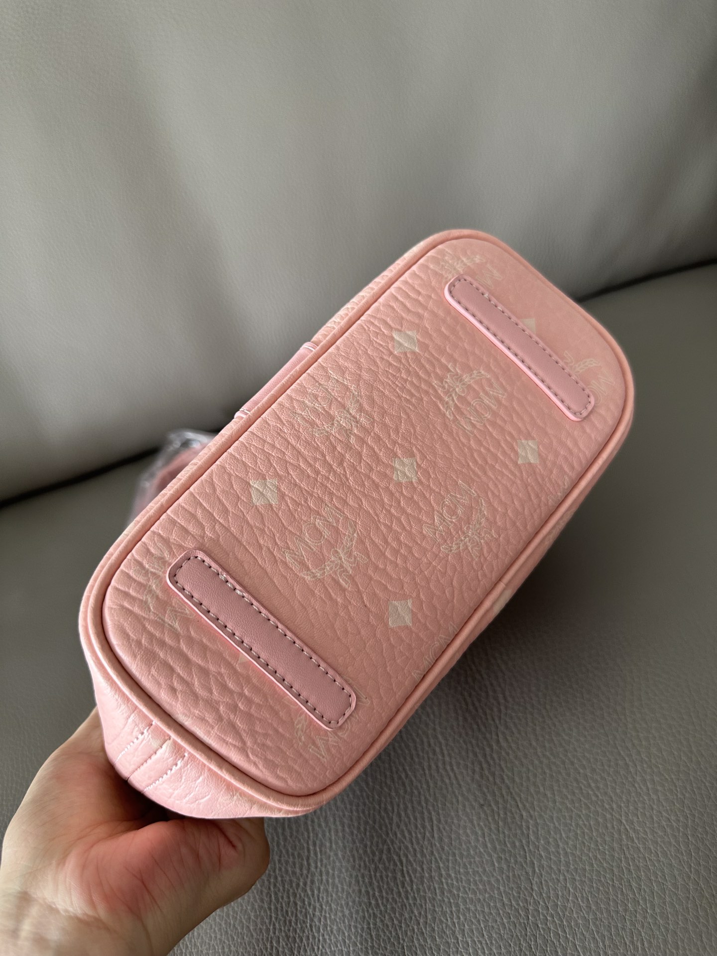 MCM 新品独家上新 本年度最墙裂推荐～MCM新款迷你子母包