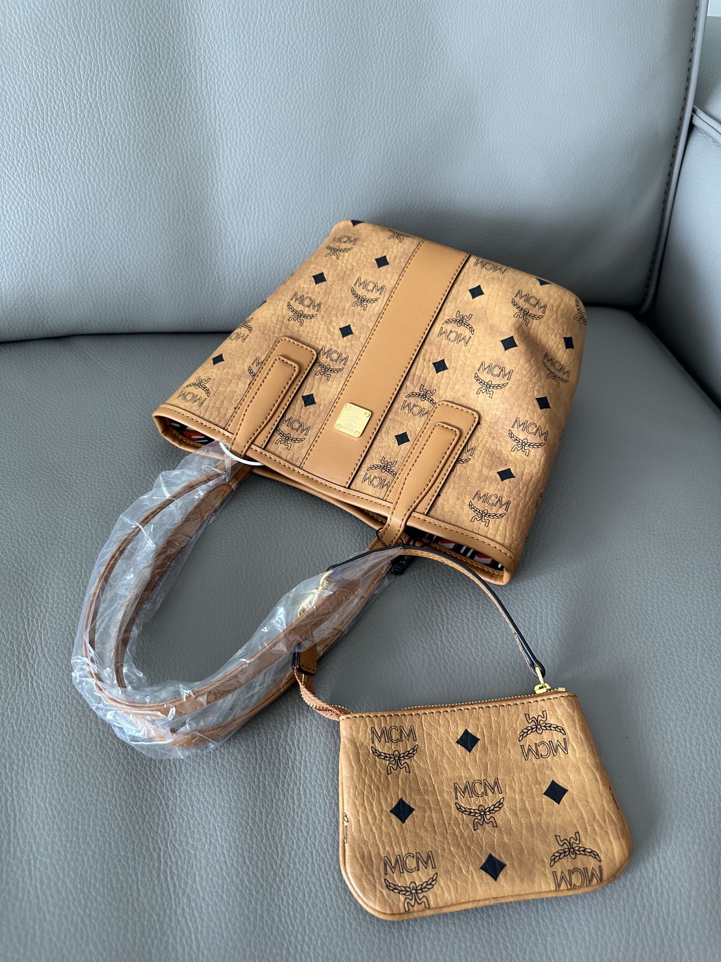 MCM 新品独家上新 本年度最墙裂推荐～MCM新款迷你子母包