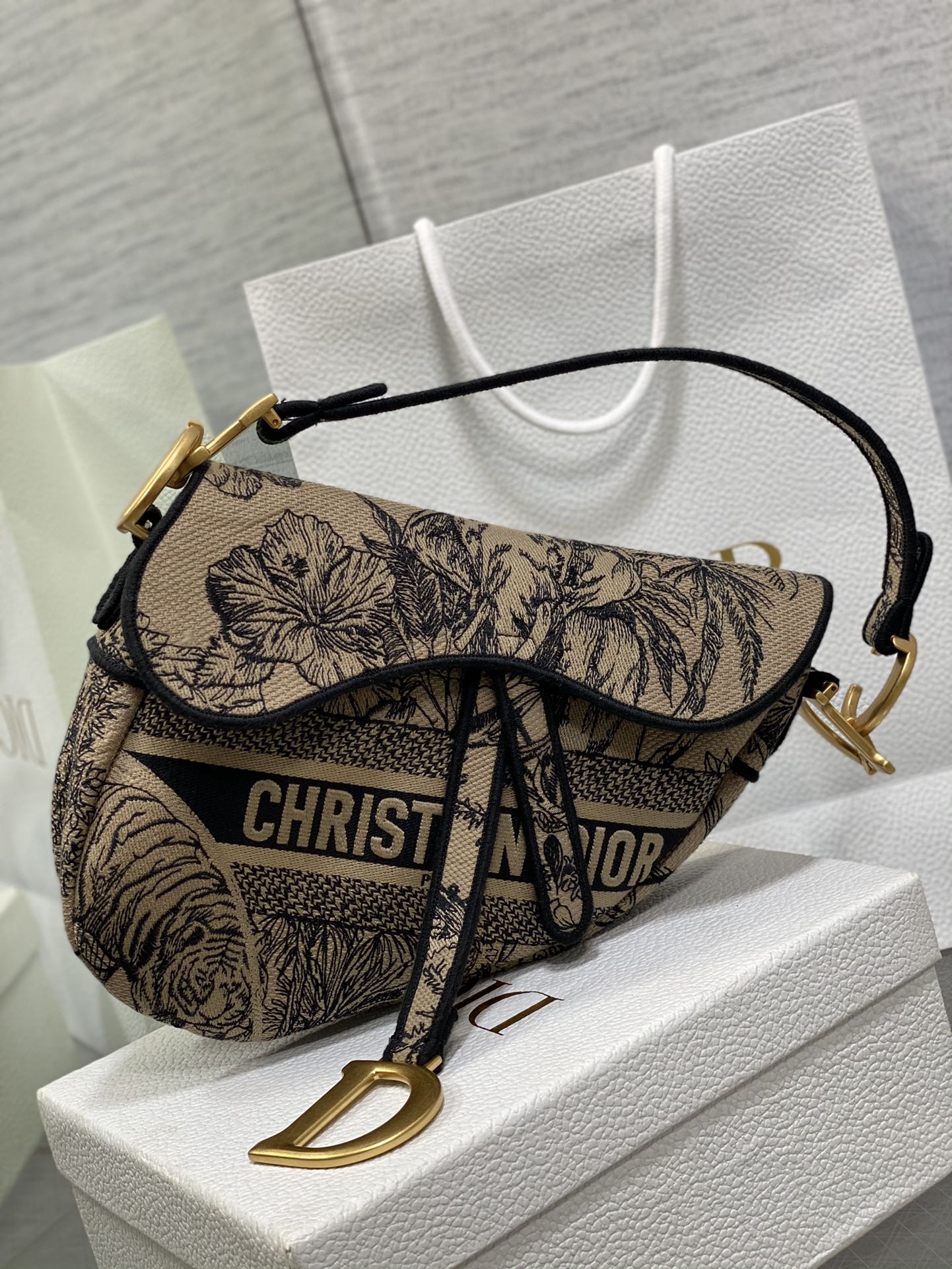 DIOR Saddle Bag Jungle Embroidery Letter Design