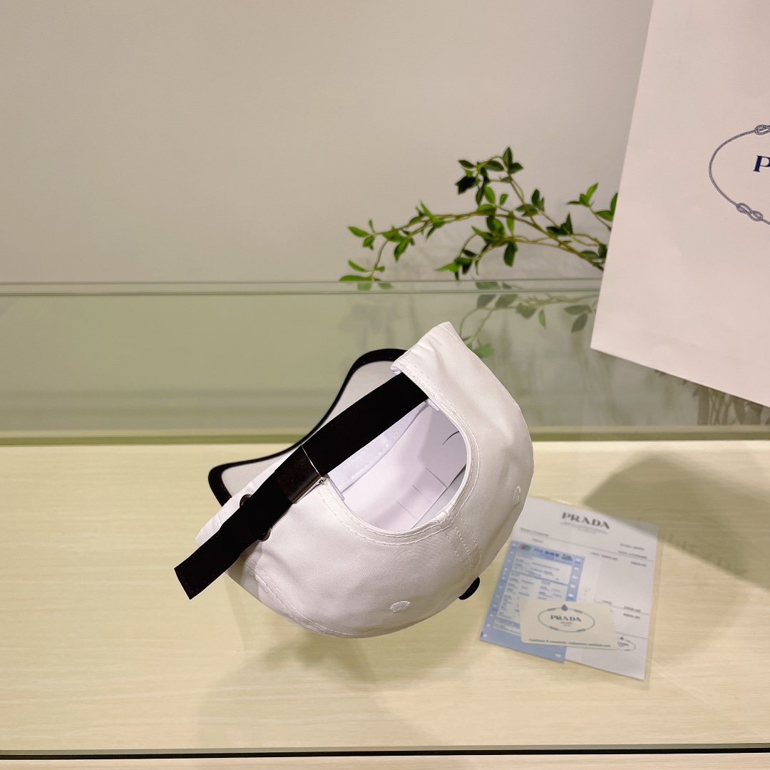 PRADA普拉达新品男女通用棒球帽