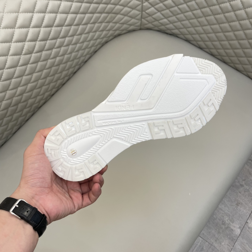 Precio de venta: P230 Marca: Feid* "Fendi*" Low Top SneakersMarca: 38-44(se puede personalizar hasta
