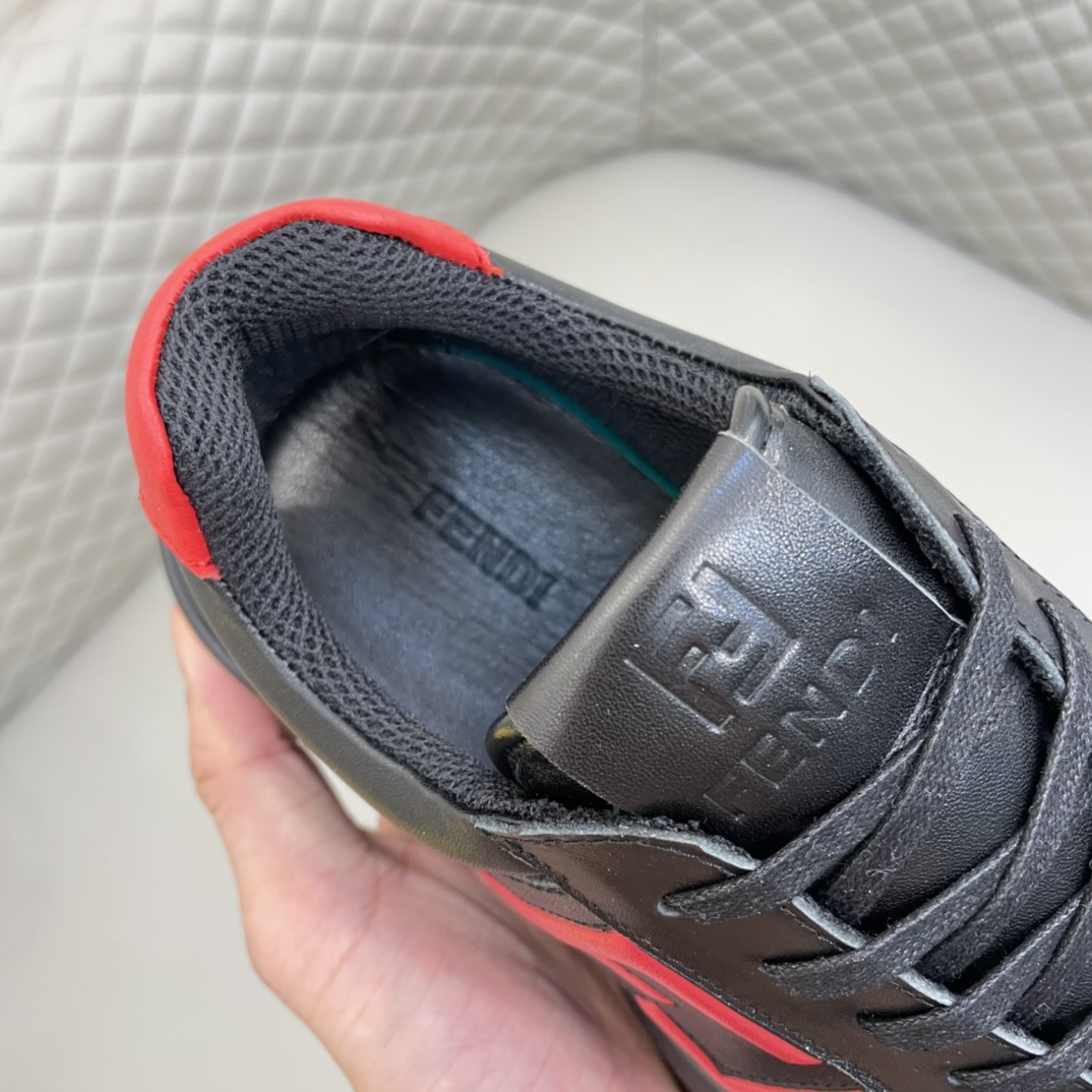 Precio de venta: P230 Marca: Feid* "Fendi*" Low Top SneakersMarca: 38-44(se puede personalizar hasta