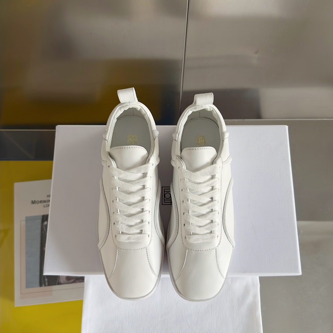 Top: Retro German Sneakers with Zirconium Detail, Cozy Nordic Design, and Sheepskin Lining - 图片 7