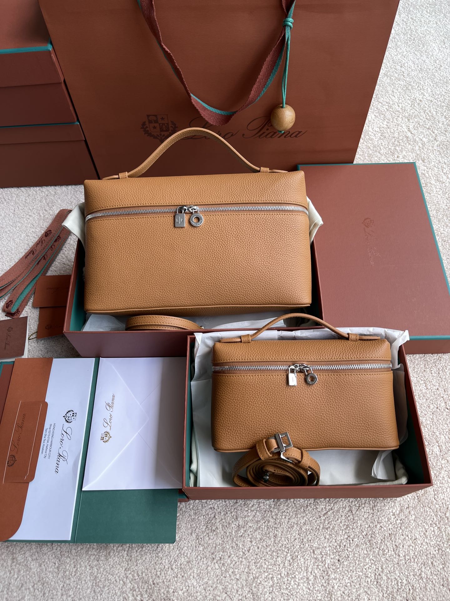 NO:198500,L19# ~~L27# Lunch Box Bags It's really popular this year and can be regarded as the ultimate example of Italian style #Light luxury women's bags# #Celebrity bags#8393#8511# Combination picture, LP, loro piana19860909L19# ~~L27#大小饭盒包 今年真的火出圈了 堪称意式格调的极致典范 #轻奢女包# #明星包包#8393#8511# 组合图,LP,loro piana,Bag