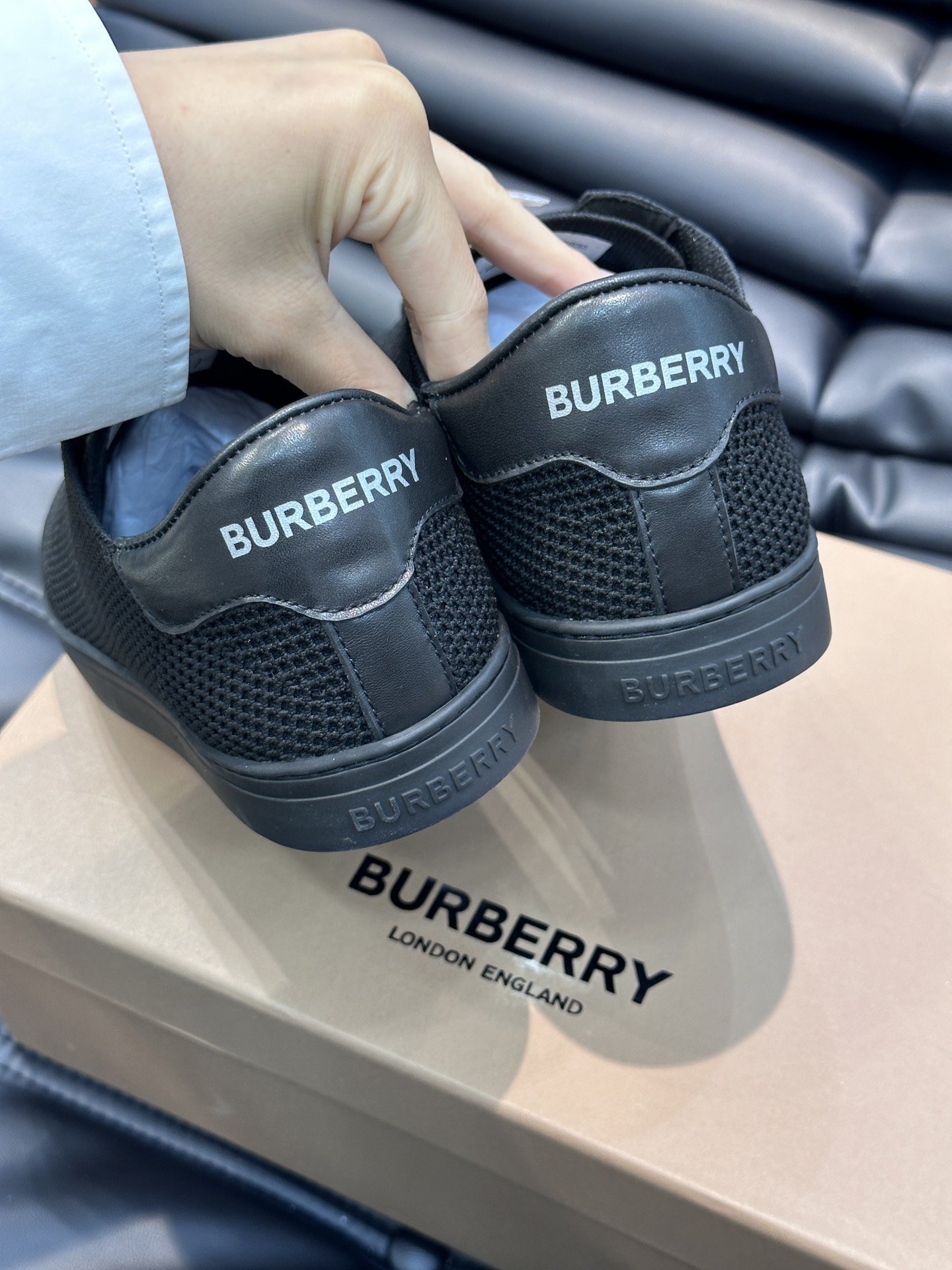 Burber*y巴宝经典男士休闲板鞋