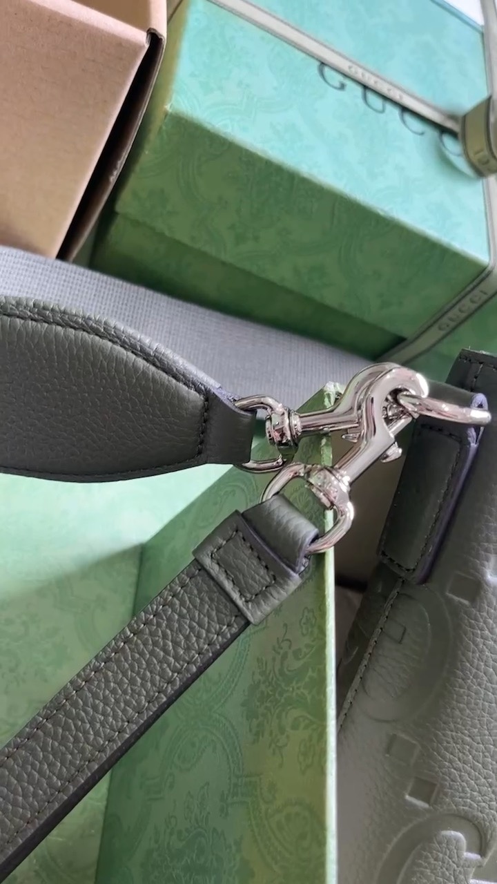 Gucci Messenger Bags Green