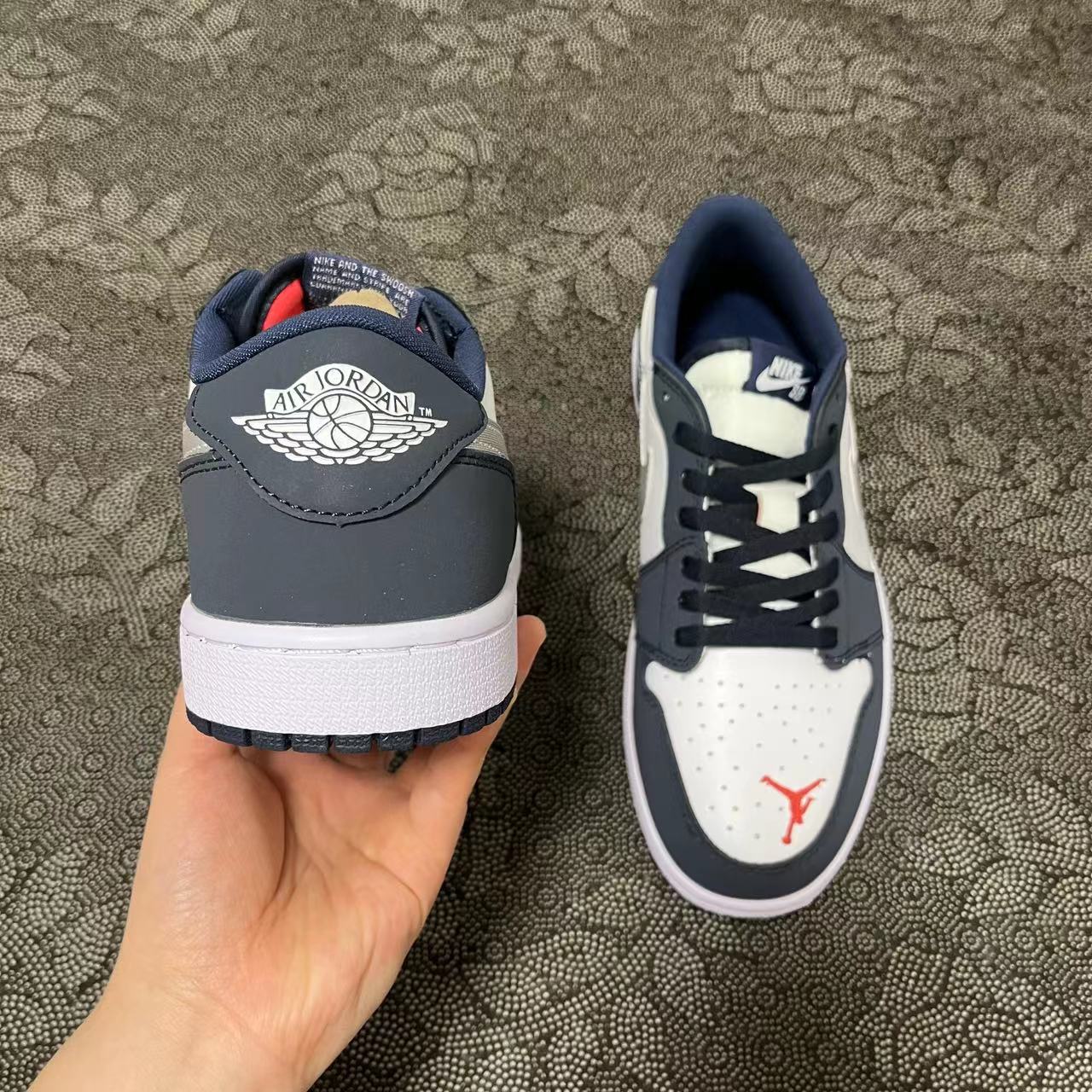 ? Air Jordan 1 SB Low Midnight Navy 复古篮球鞋 男款 海军蓝配色