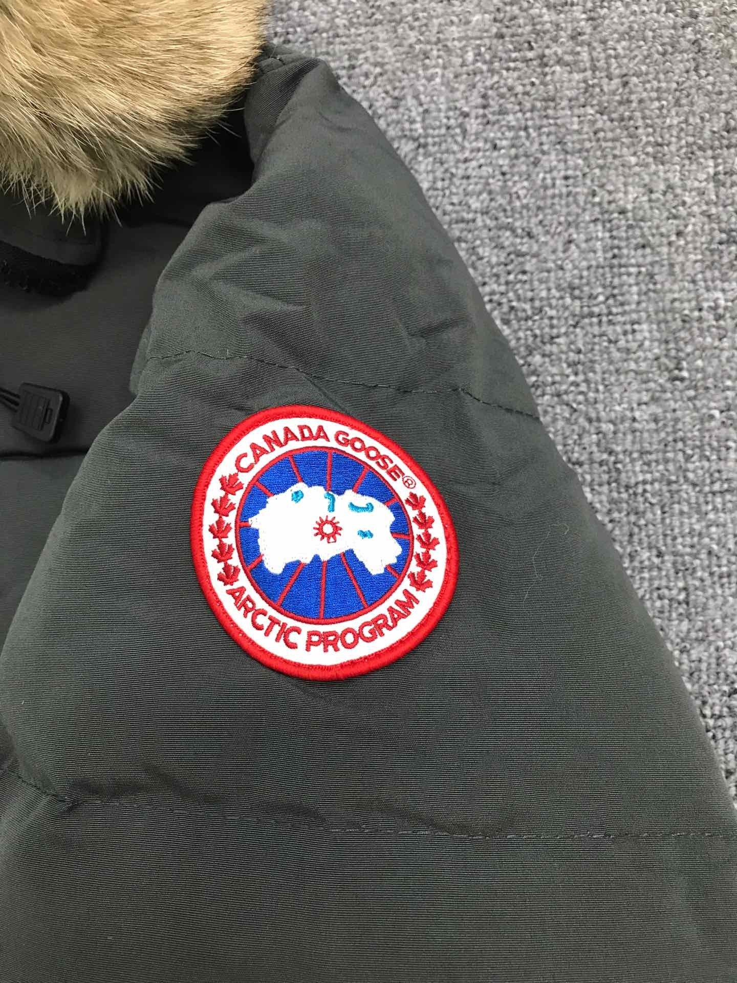 Guangzhou top version Carson hooded down jacket with fur trim, black with red label, sizes S-XXL.-Big cat