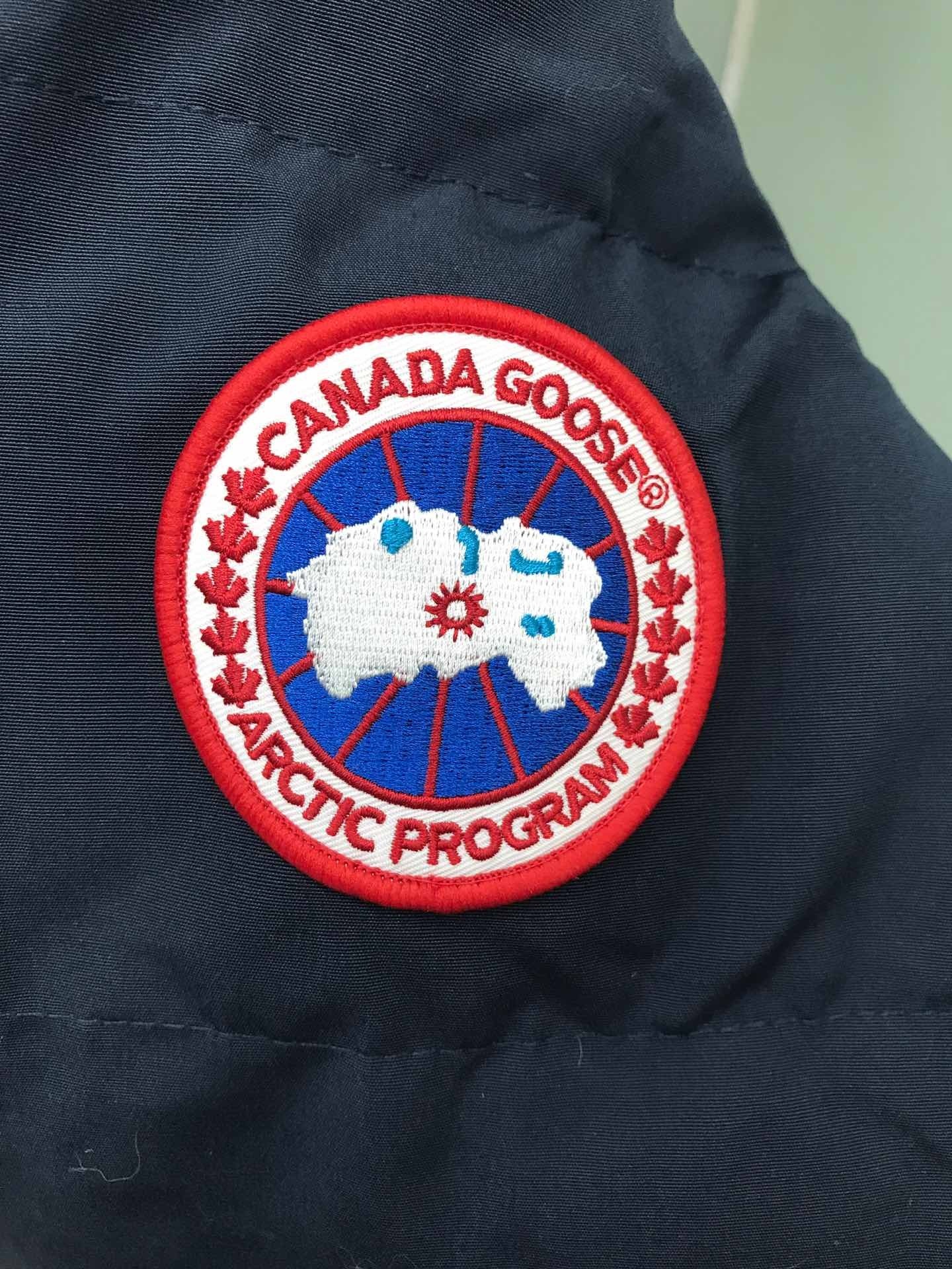 Guangzhou top version Carson hooded down jacket with fur trim, black with red label, sizes S-XXL.-Big cat