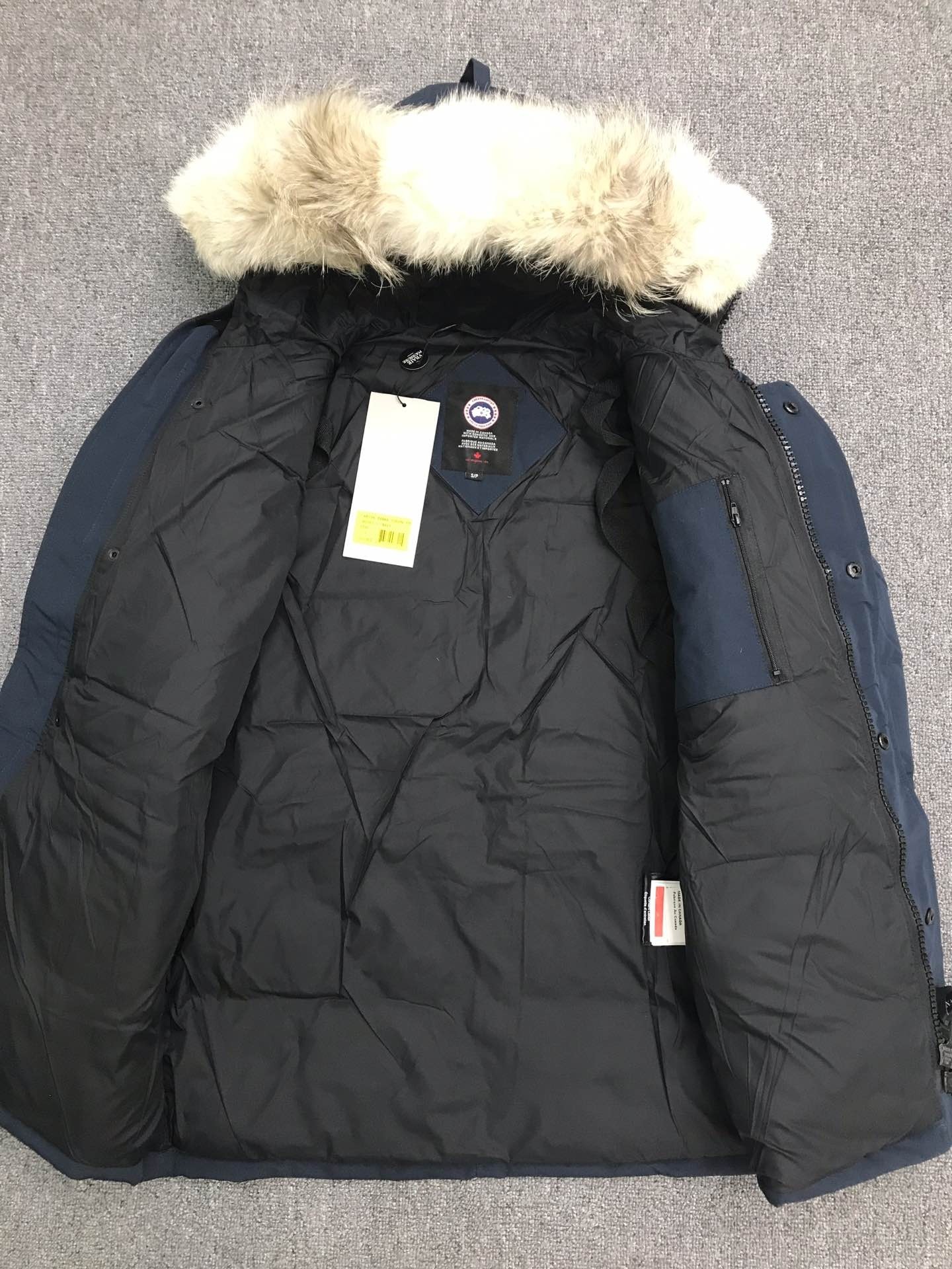 Guangzhou top version Carson hooded down jacket with fur trim, black with red label, sizes S-XXL.-Big cat