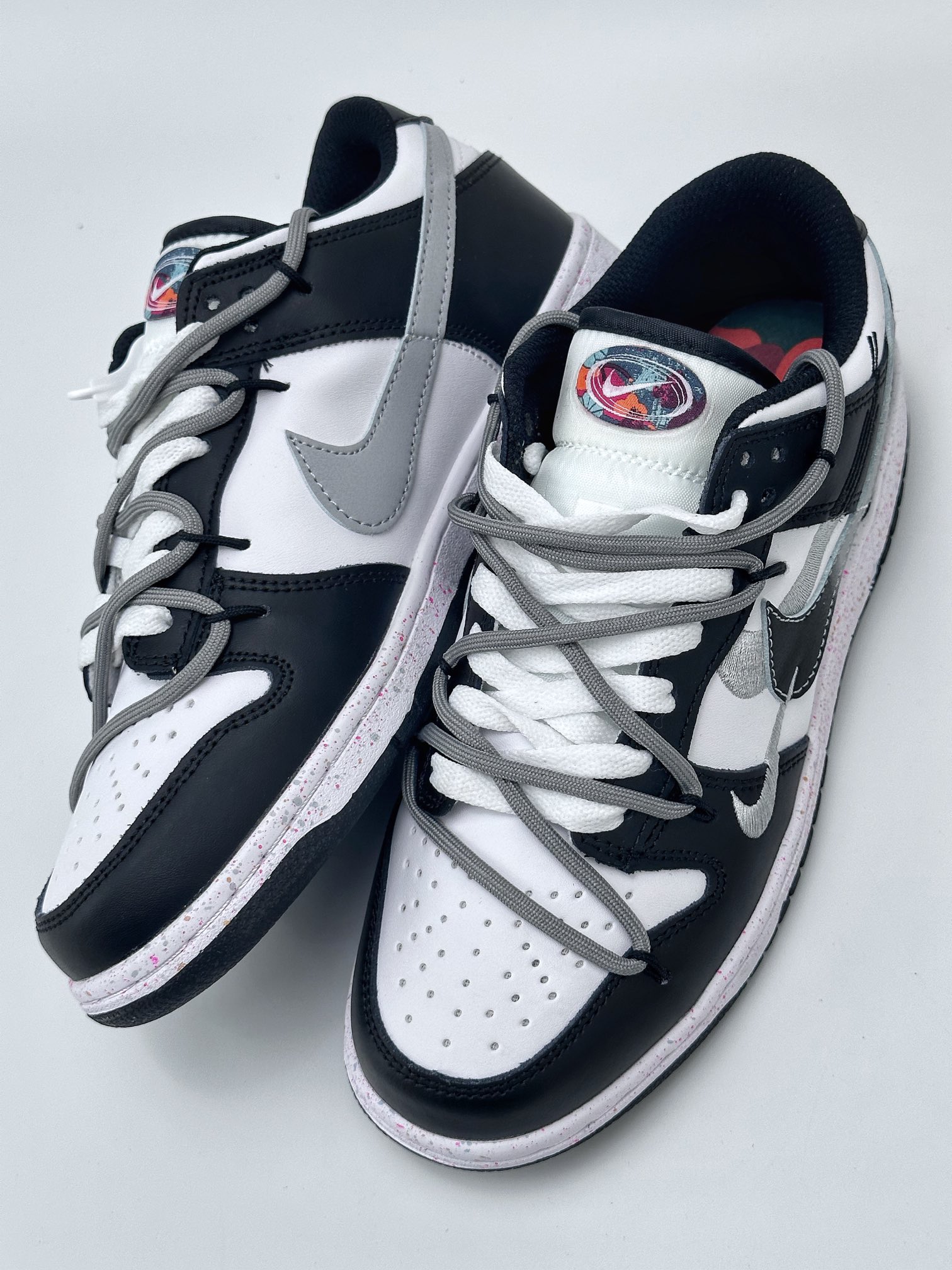 NIKE SB Dunk Low 绑带黑白灰三勾 DH7913-001