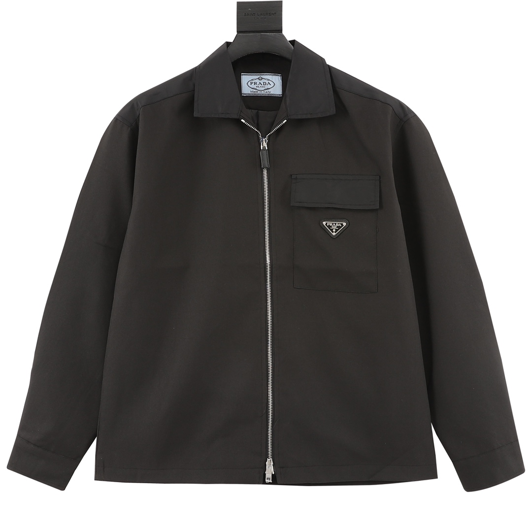 Prada / Prada chaqueta clásica con cremallera y bolsillo triangular tela de nailon teñida a medida, bolsillo en el pech…
